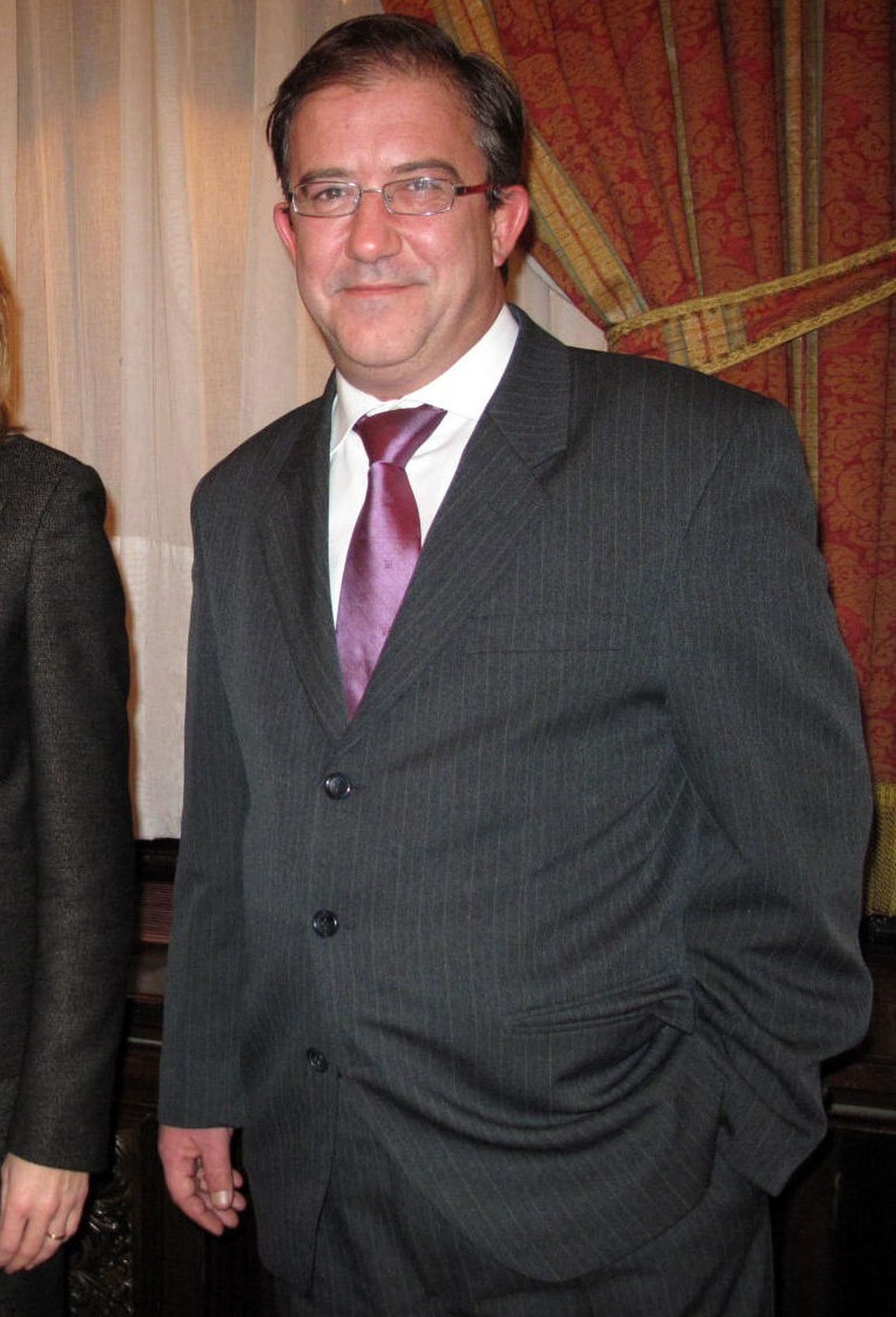 El juez Carlos Mahón ocupará plaza en la Audiencia