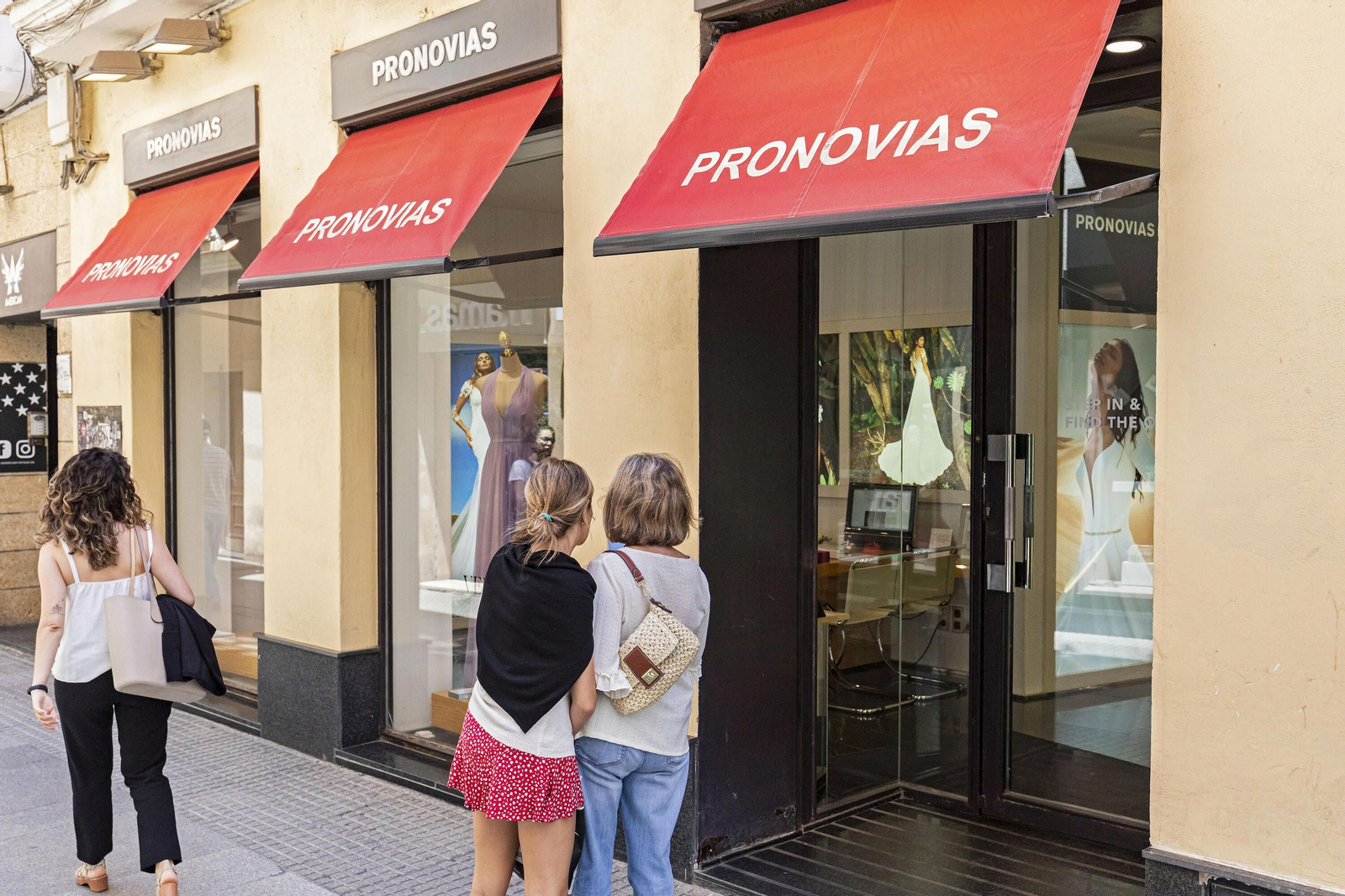 Columla y Ancha, imágenes de referentes del comercio en Cádiz