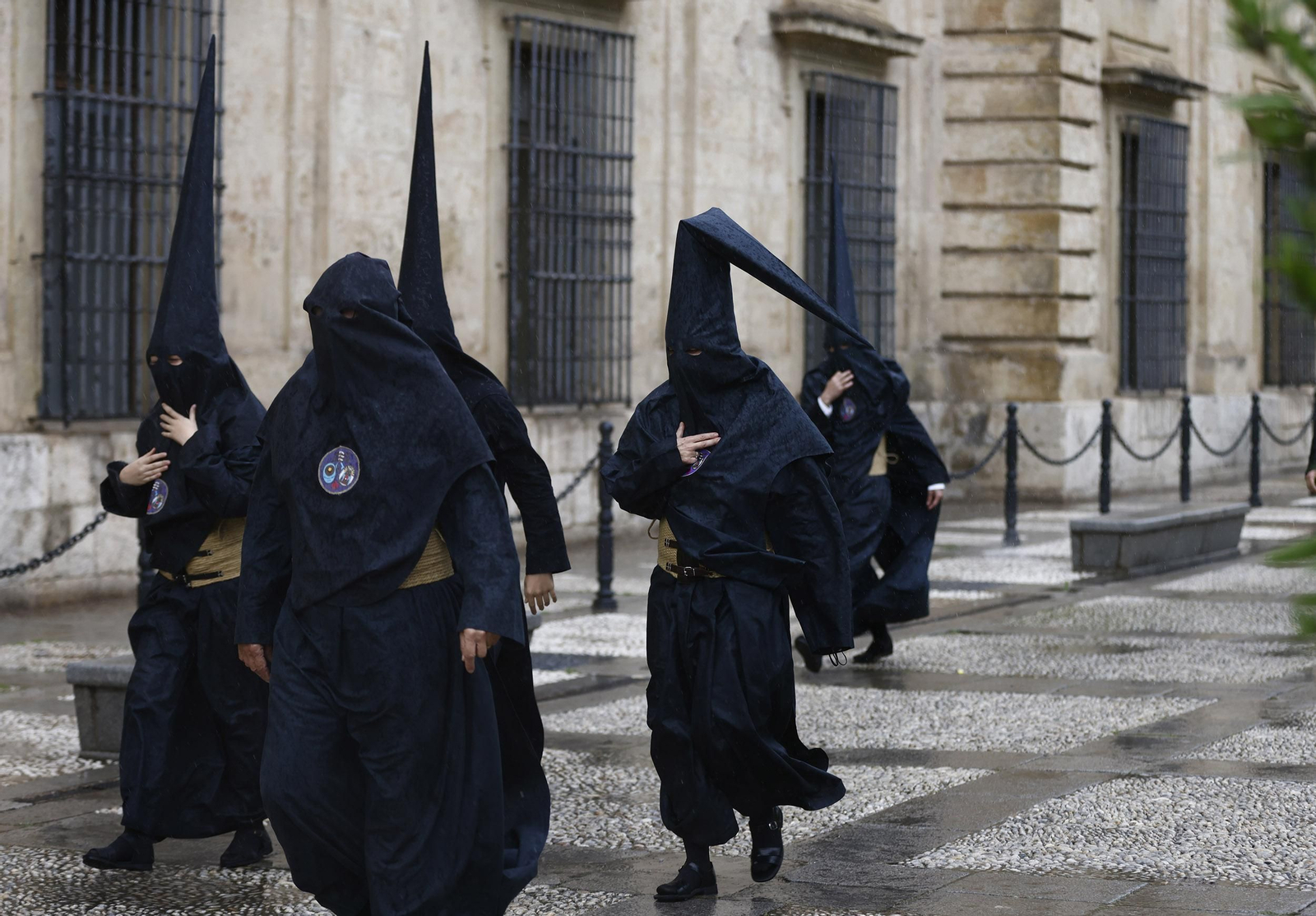 Fotos de Los Estudiantes el Martes Santo en la Semana Santa de Sevilla