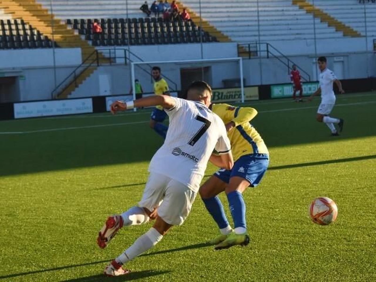 Lance del partido disputado en el Alfonso Murube.
