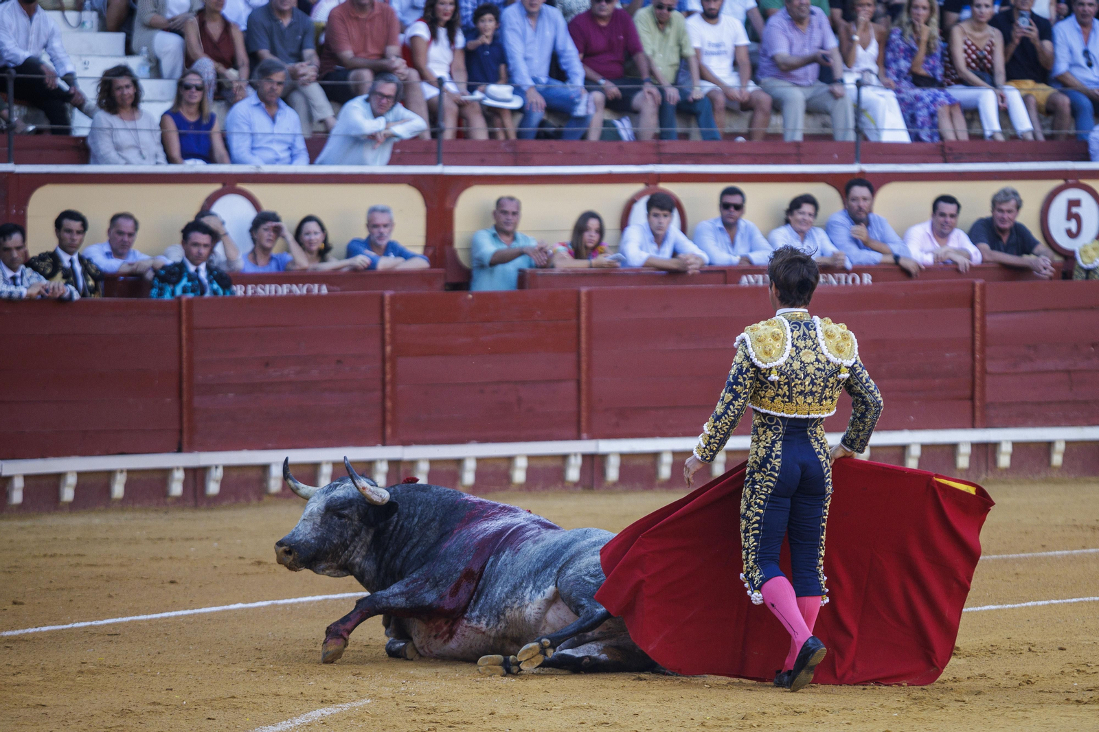 Las imágenes de la tarde de toros del domingo en El Puerto