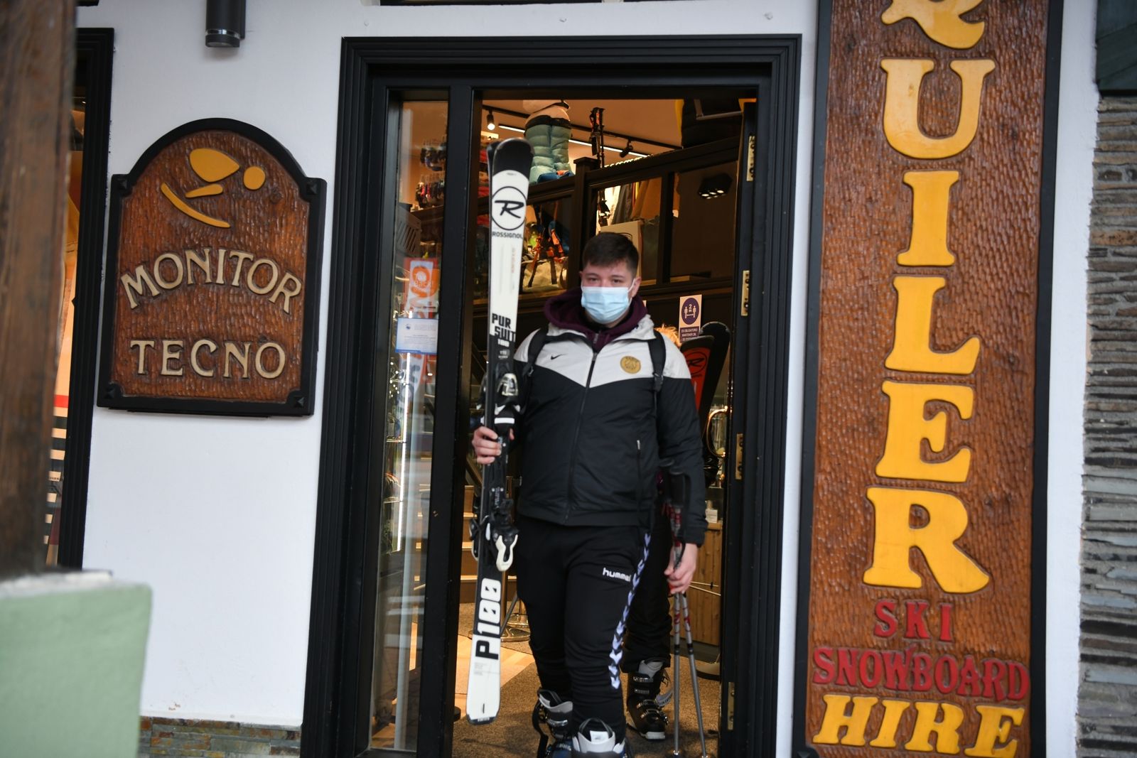 Fotos de la jornada de tranquilidad en Sierra Nevada en la nueva reapertura