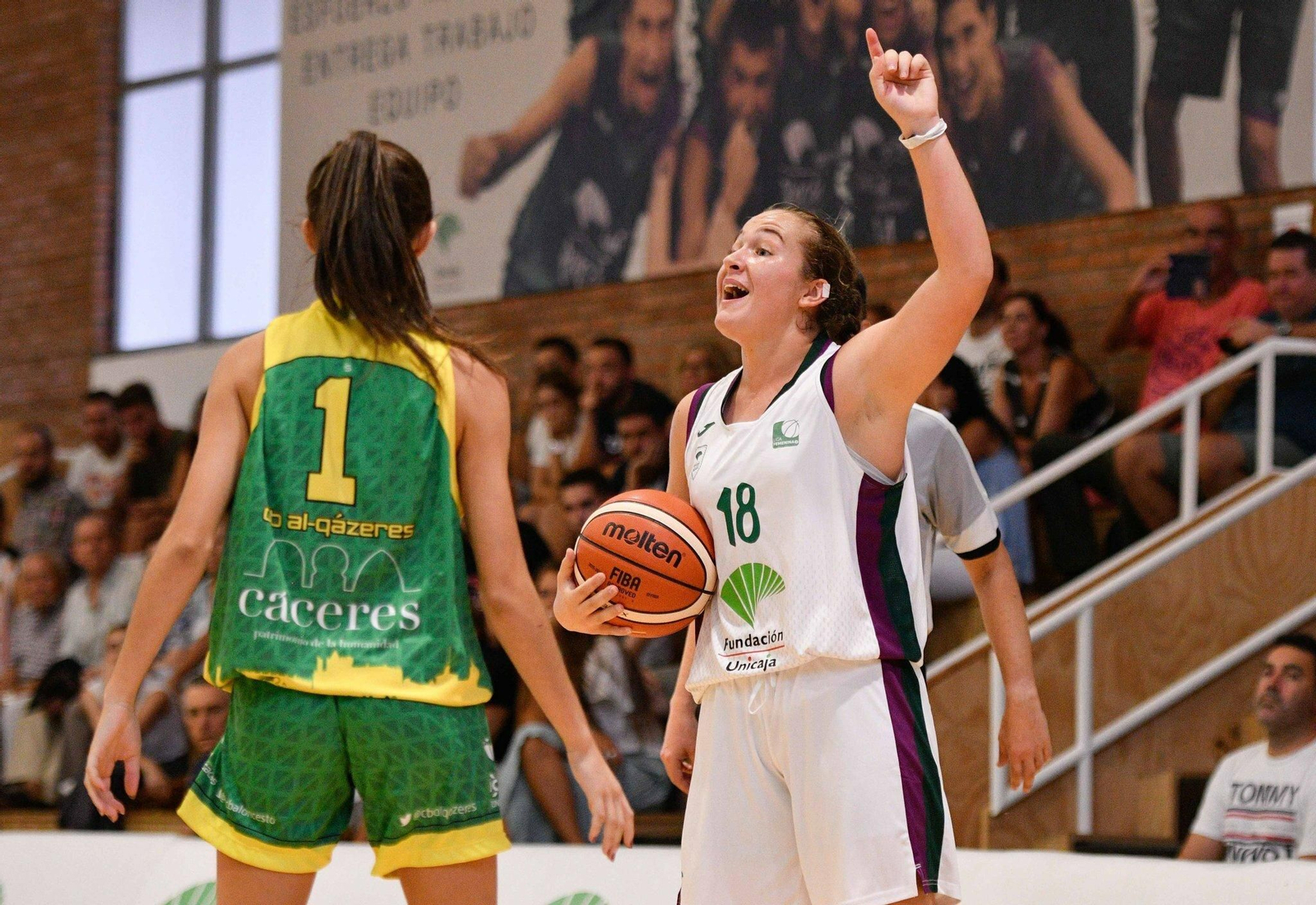 Las fotos del Unicaja Femenino - Al Qazeres