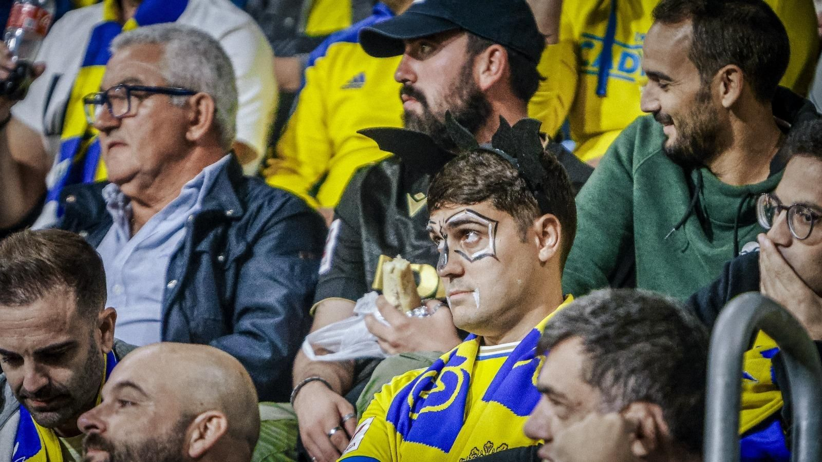 Búscate entre las imágenes del partido Cádiz Cf - Sevilla