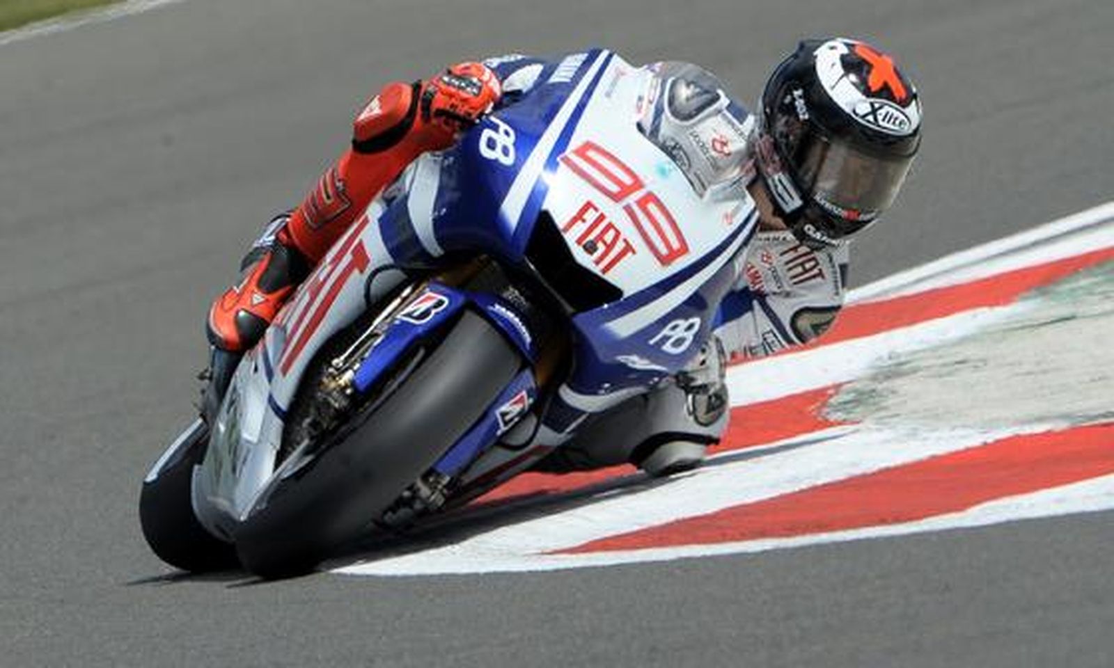 Lorenzo en solitario durante la prueba.

Foto: EFE/ AFP/ Reuters
