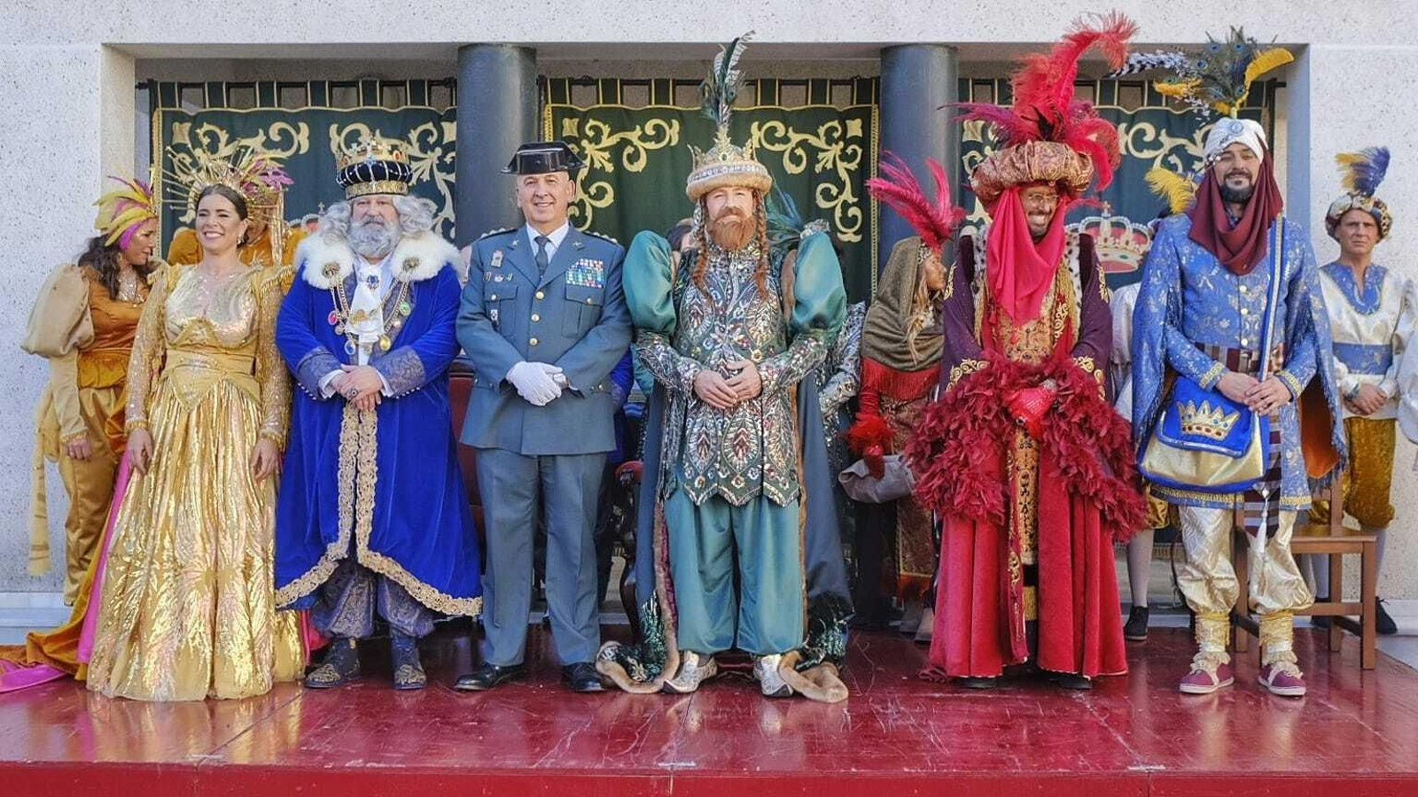 Los Reyes Magos en la comandancia de la Guardia Civil de Cádiz.