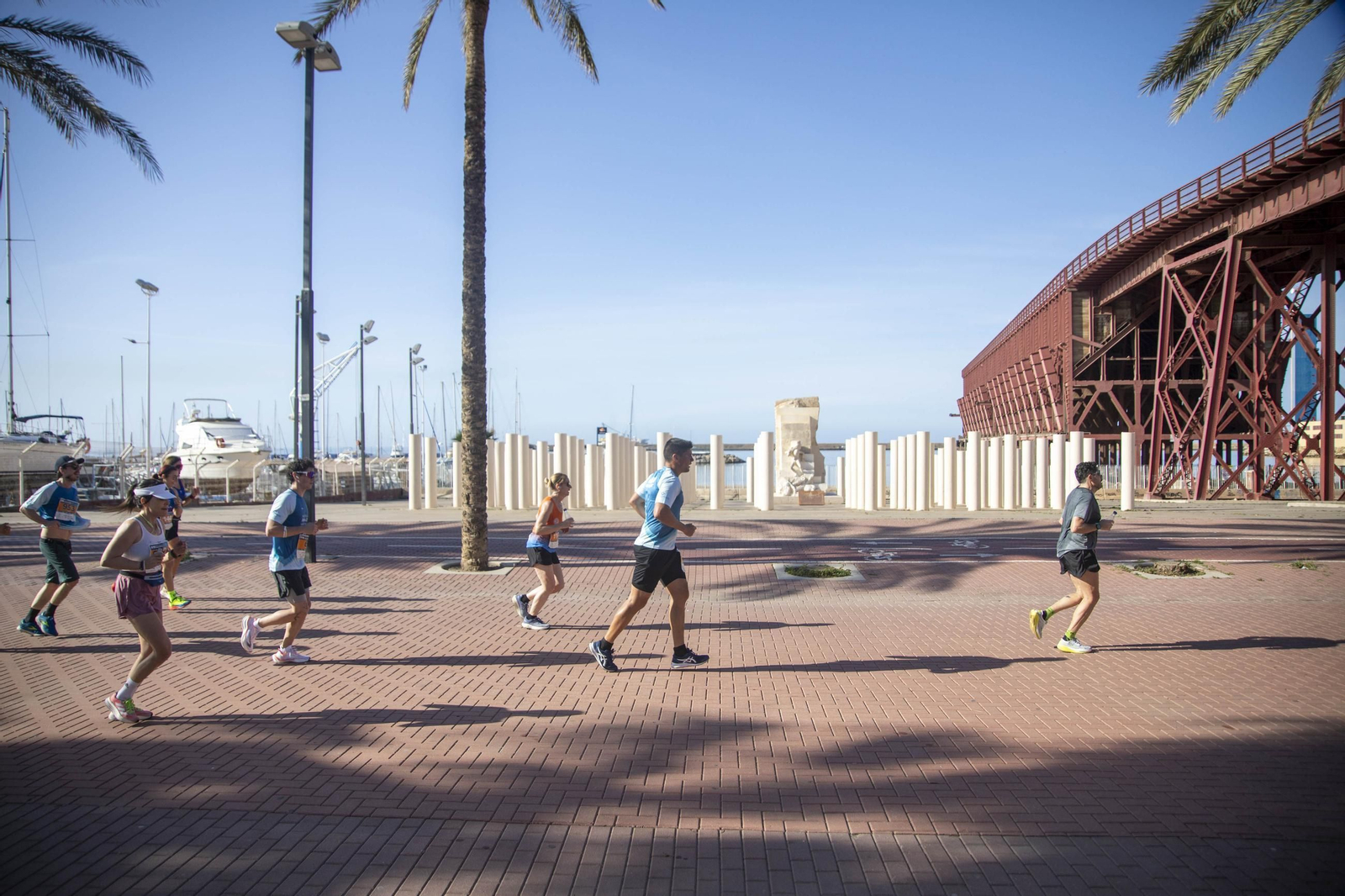El Medio Maratón de Almería 2025, en imágenes