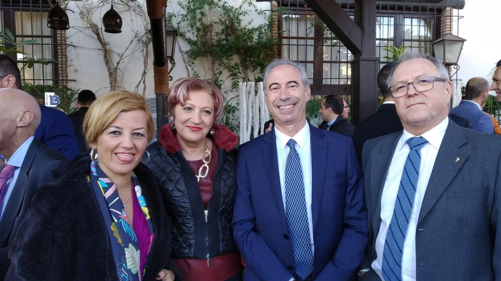 La diputada Sonia Ferrer y la presidenta de la Audiencia Provincial, Lourdes Molina, también se sumaron al reconocimiento.