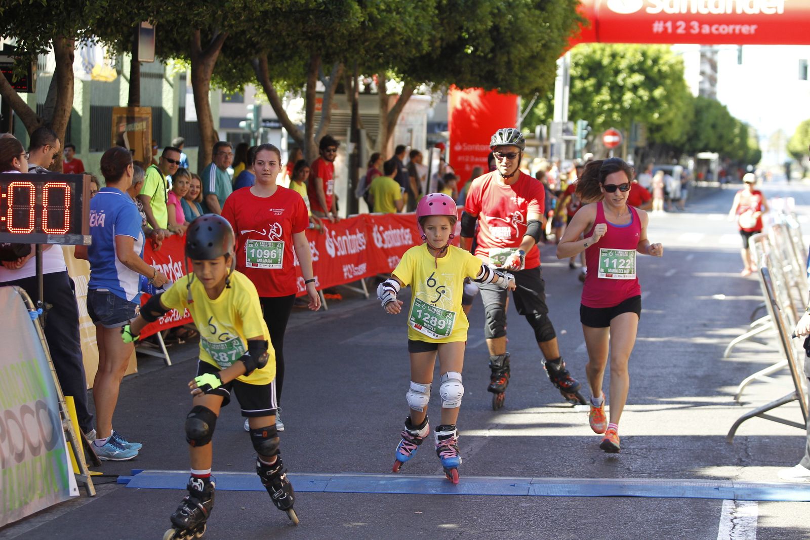Fotogalería carrera atletismo popular enfermedades poco frecuentes. La Salle Almería