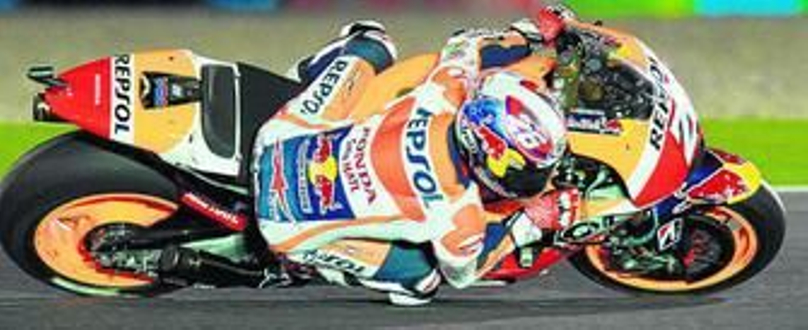 Dani Pedrosa traza una curva en el circuito de Losail el pasado domingo durante la primera carrera del Mundial de MotoGP.