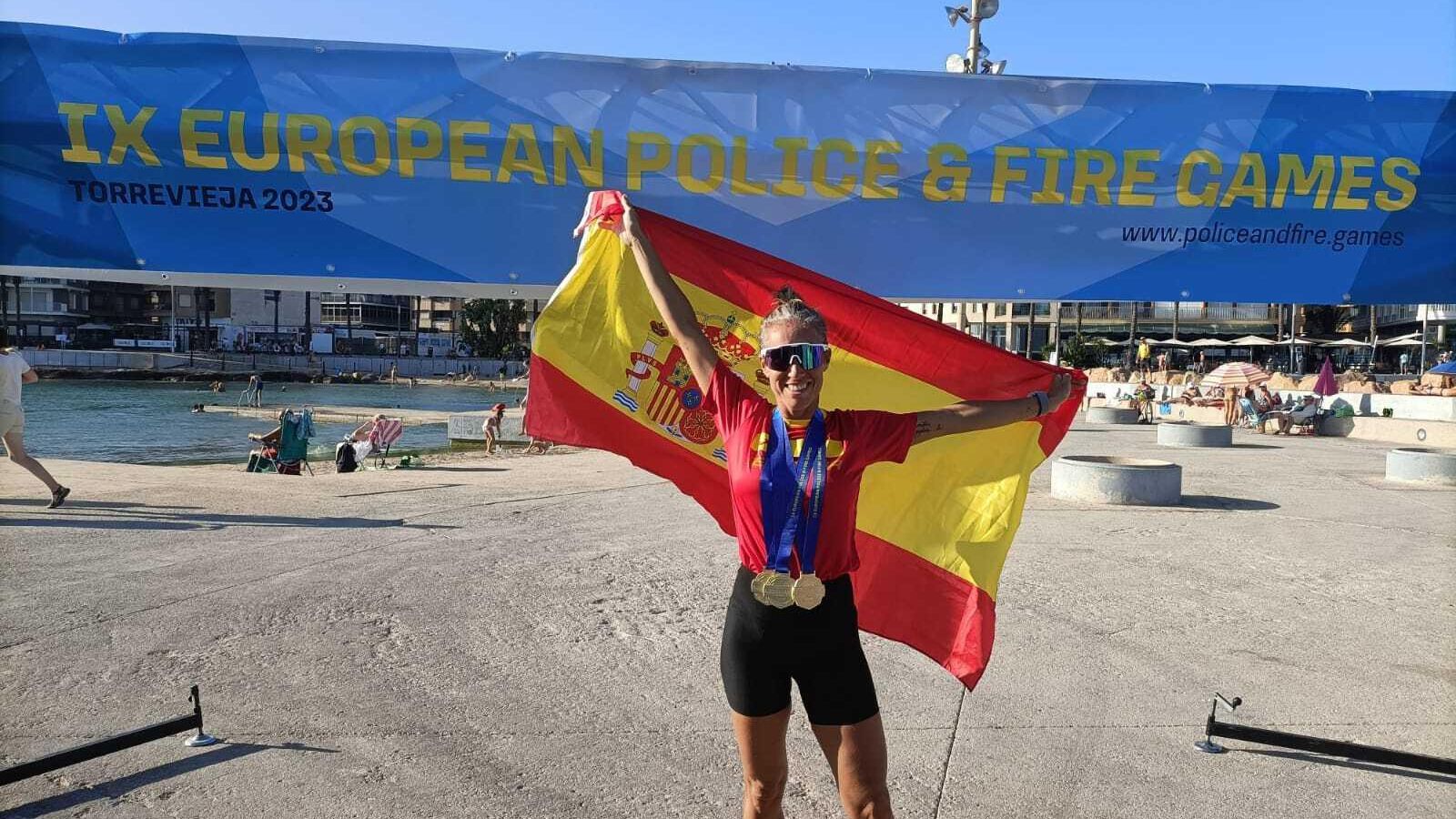 La agente Carmen Bueno en los IX juegos europeos de Policías y Bomberos.
