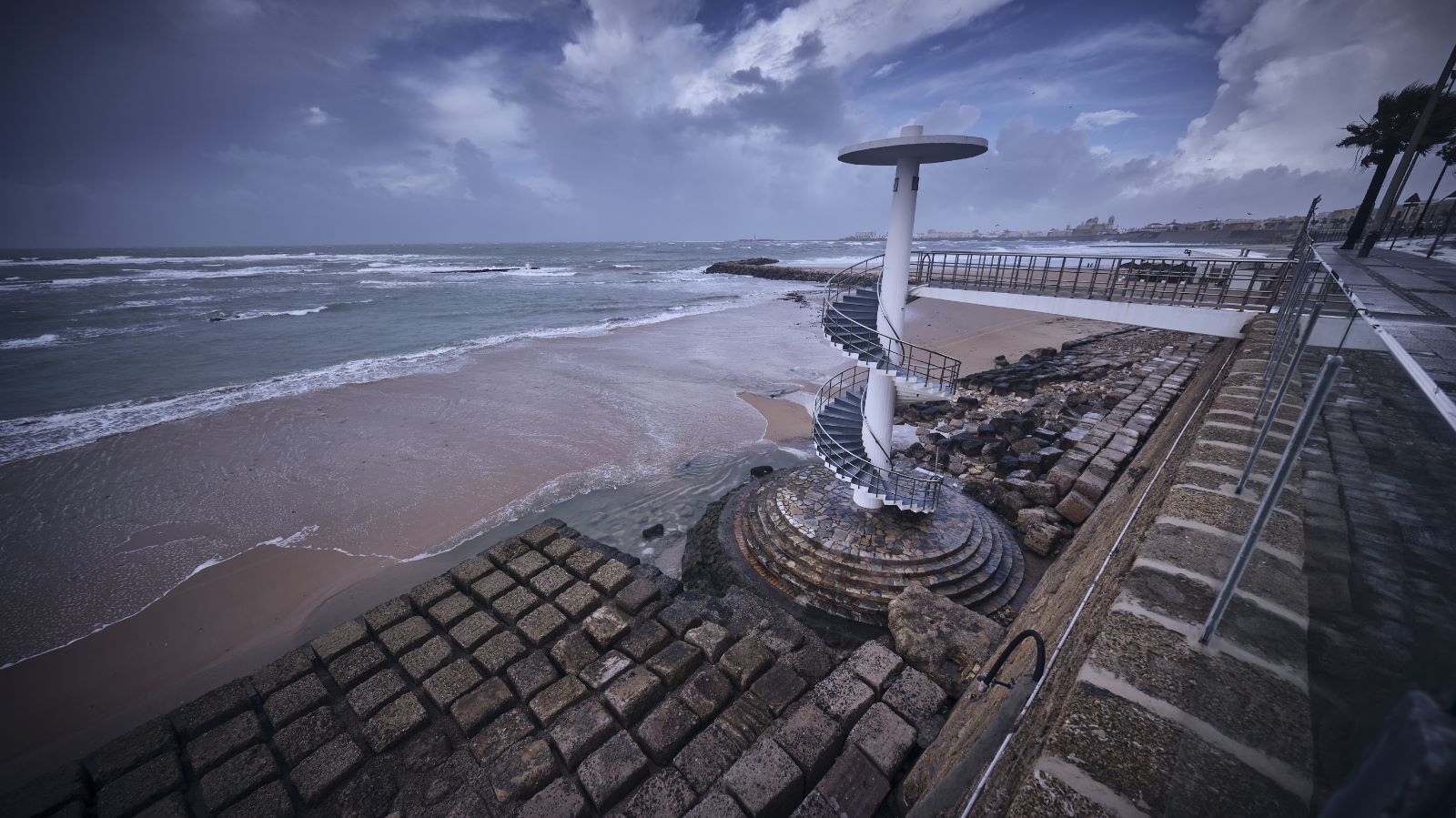 Cielos cubiertos en Cádiz, en una imagen de archivo.