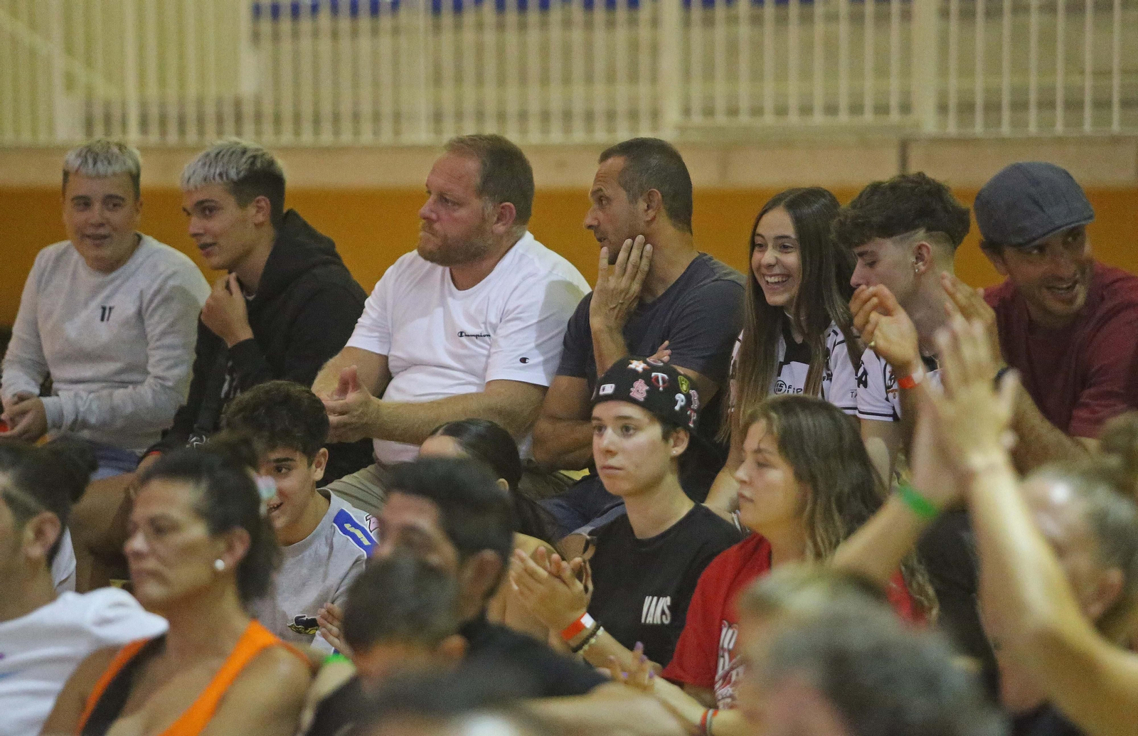 Velada de rock boxing en Tarifa, en imágenes