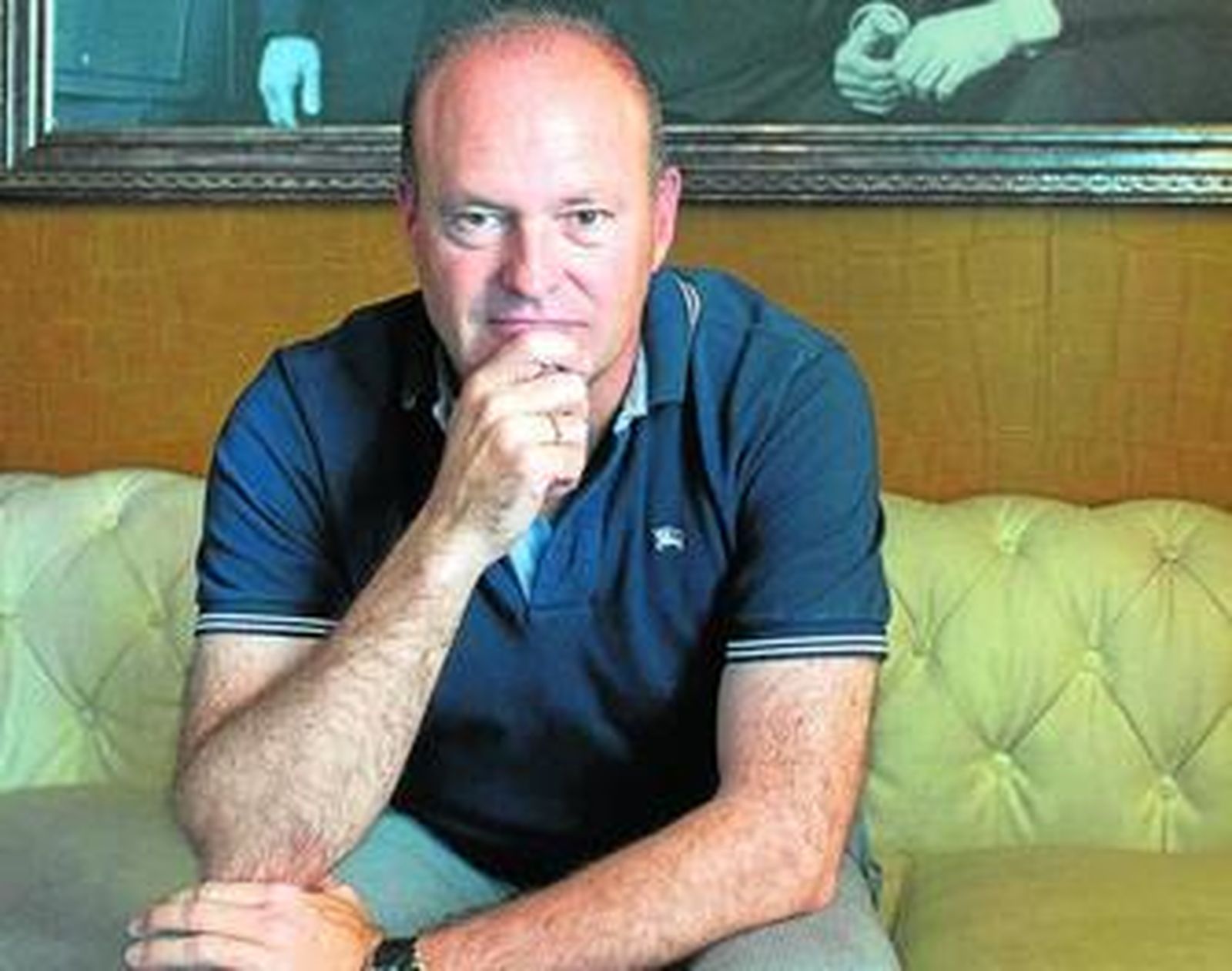 Pepe Mel, en el recibidor del restaurante La Mafia, en la Plaza del Duque.