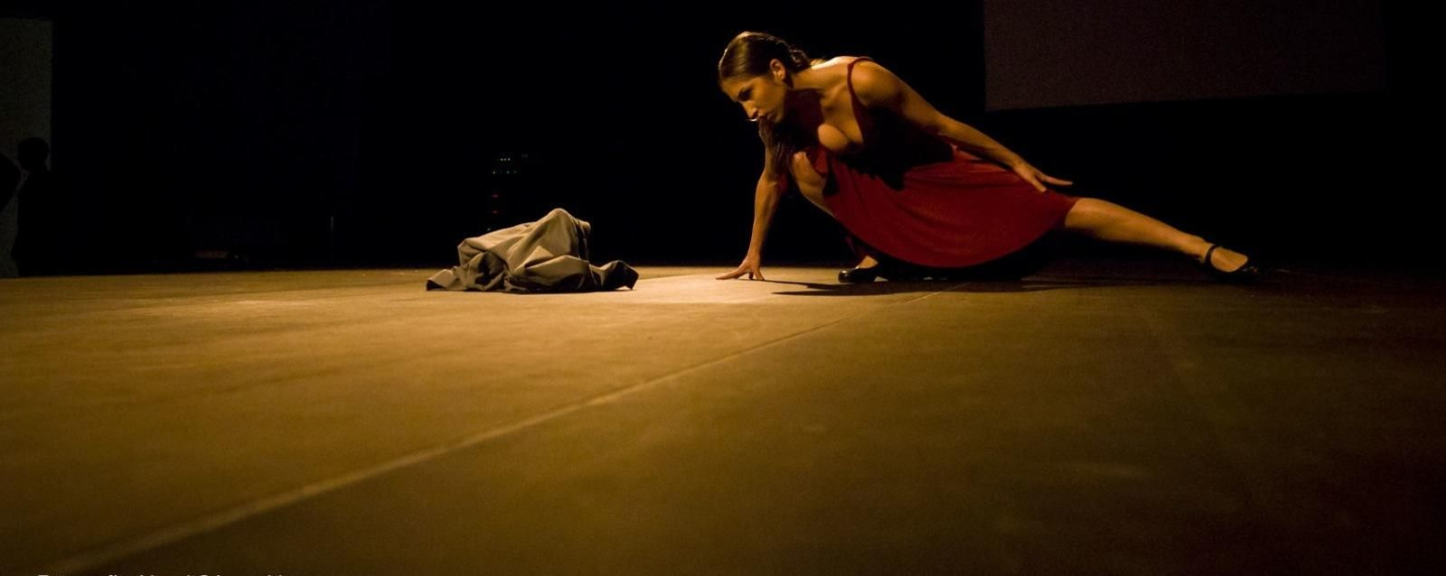 La bailarina y coreógrafa Paula Quintana, que representa este viernes en el Centro Cultural Provincial MVA su solo ‘Latente’. La bailarina y coreógrafa Paula Quintana, que representa este viernes en el Centro Cultural Provincial MVA su solo ‘Latente’.