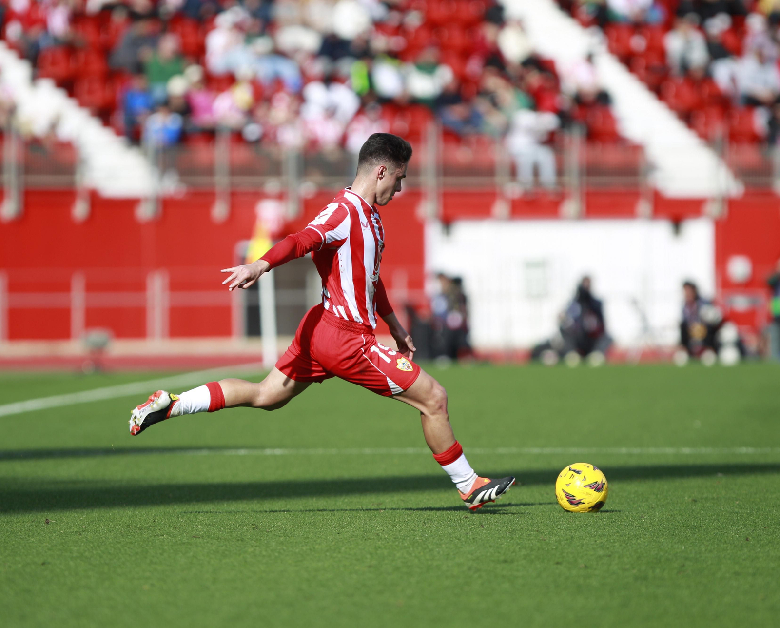 Las mejores imágenes del partido de fútbol U.D. Almería-Girona F.C.