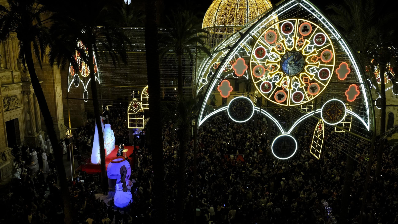 Las mejores imágenes del encendido navideño en Almería