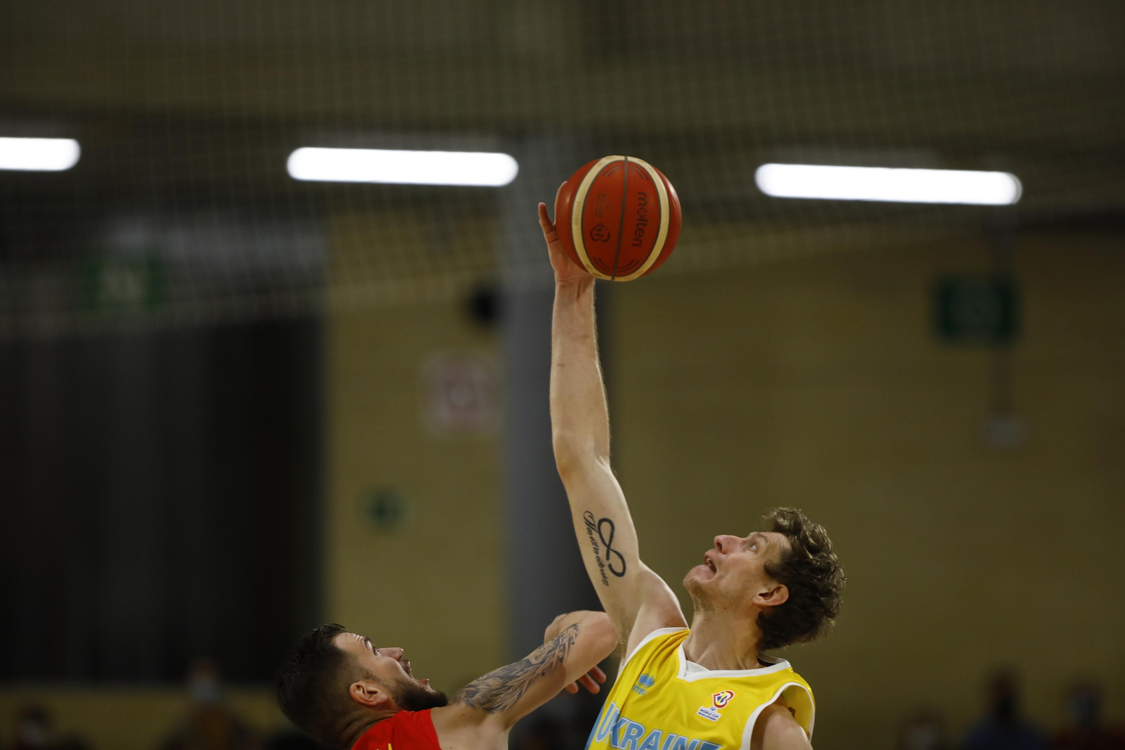 Las imágenes del emotivo encuentro entre España y Ucrania en Córdoba