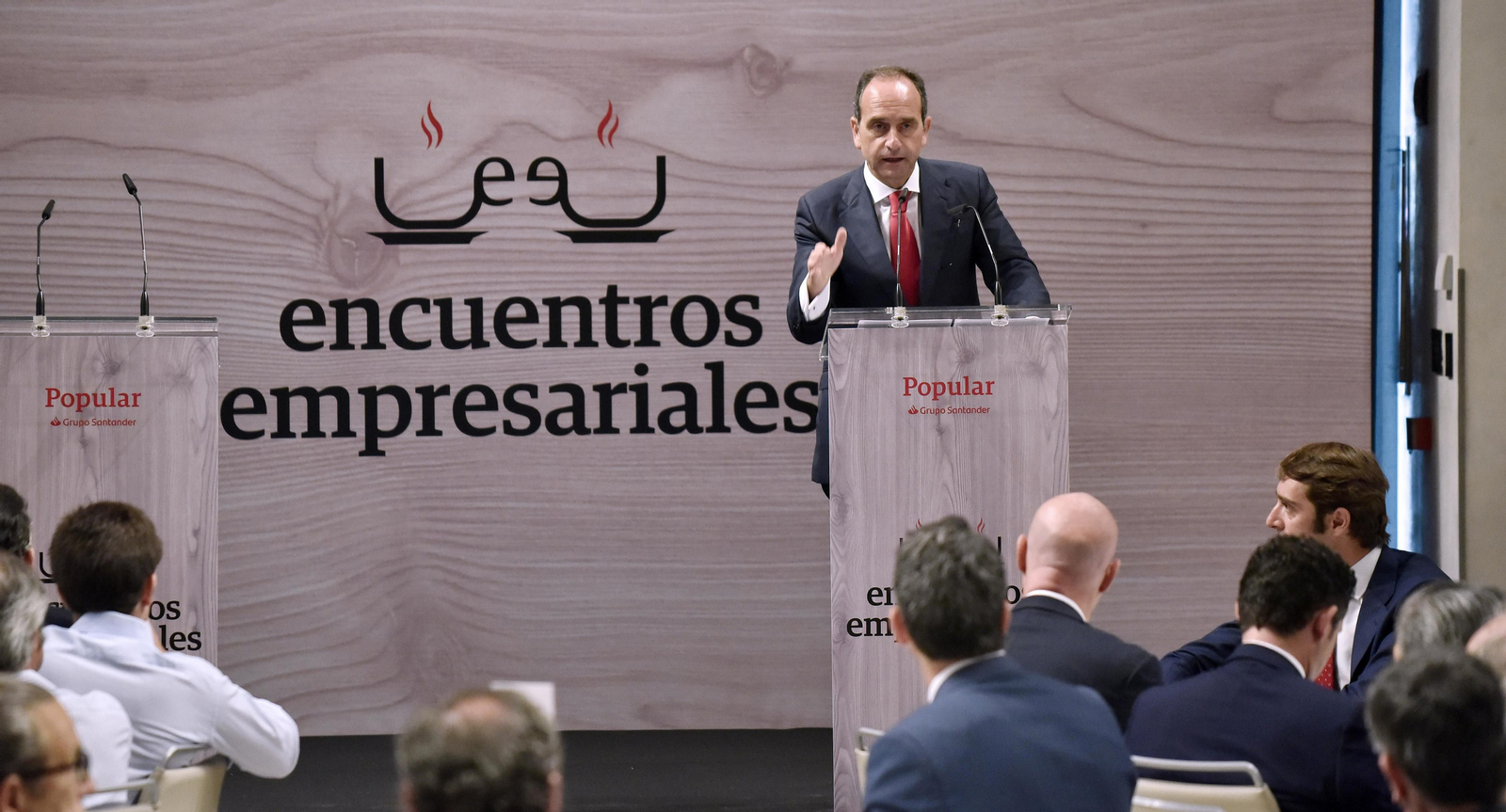 Alberto Delgado, director Red Banco Popular, Comité Dirección Santander España, ayer durante su intervención.