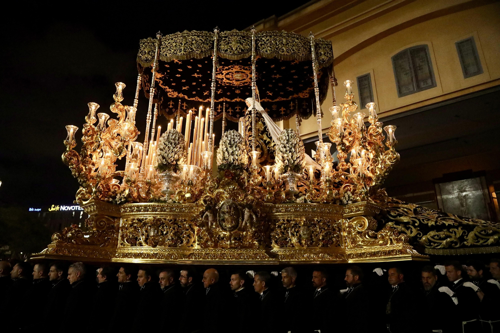 Las fotos de la procesión de Mena con la Legión en el Jueves Santo en Málaga
