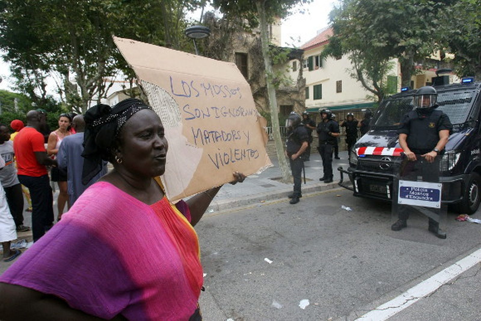 Salou retoma la calma tras los disturbios por la muerte de un inmigrante