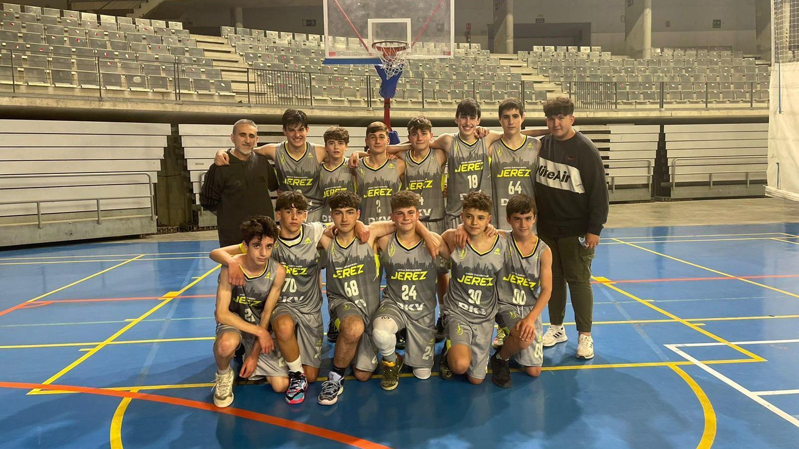 El equipo infatil masculino superó en tres partidos al Linense.