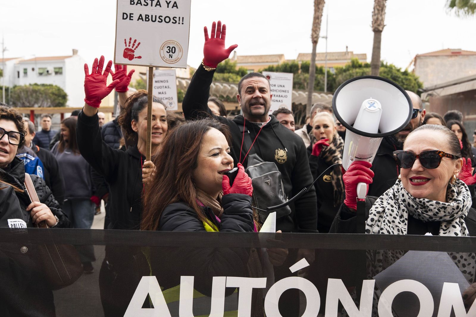 Las imágenes de la Manifestación de la Plataforma por la Dignidad de los Autónomos en Almería