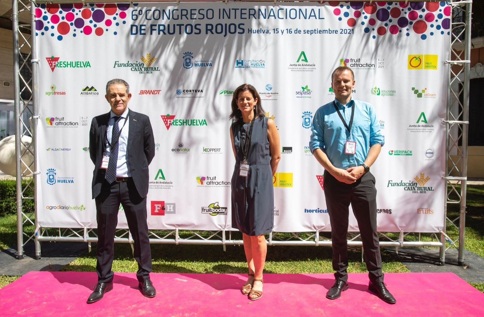 Representantes de la feria internacional Fruit Logistica en el Congreso de Frutos Rojos.