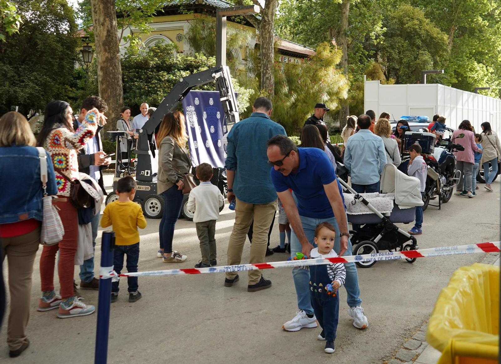 Las mejores fotos de la Noche en Blanco de Granada: del concierto de Xoel López a partidos de baloncesto
