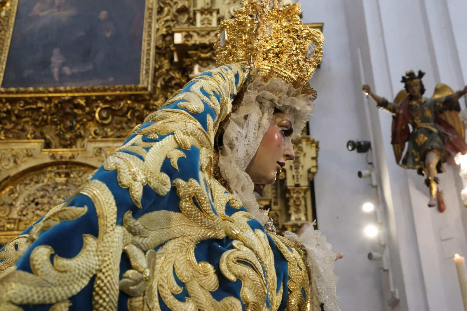 El nuevo manto de la Virgen de la Trinidad de Córdoba, en imágenes