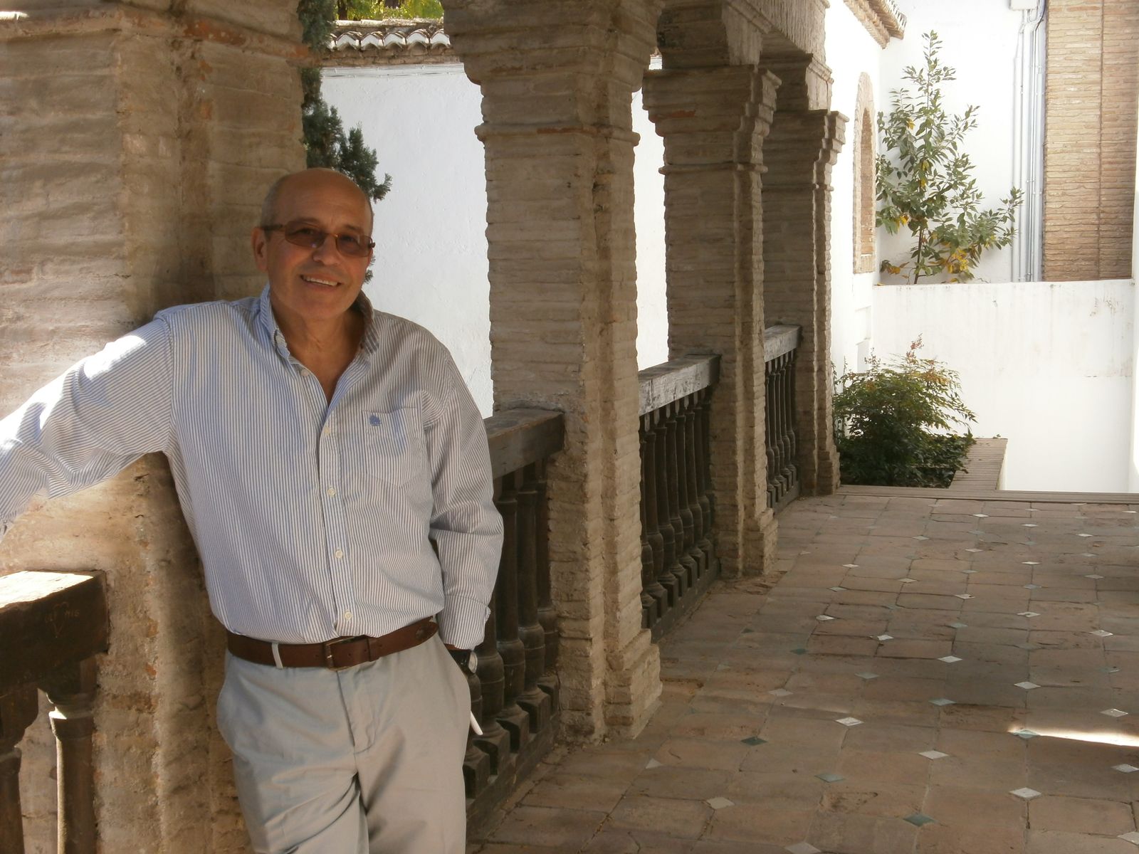 Manuel Martínez, autor de la obra.