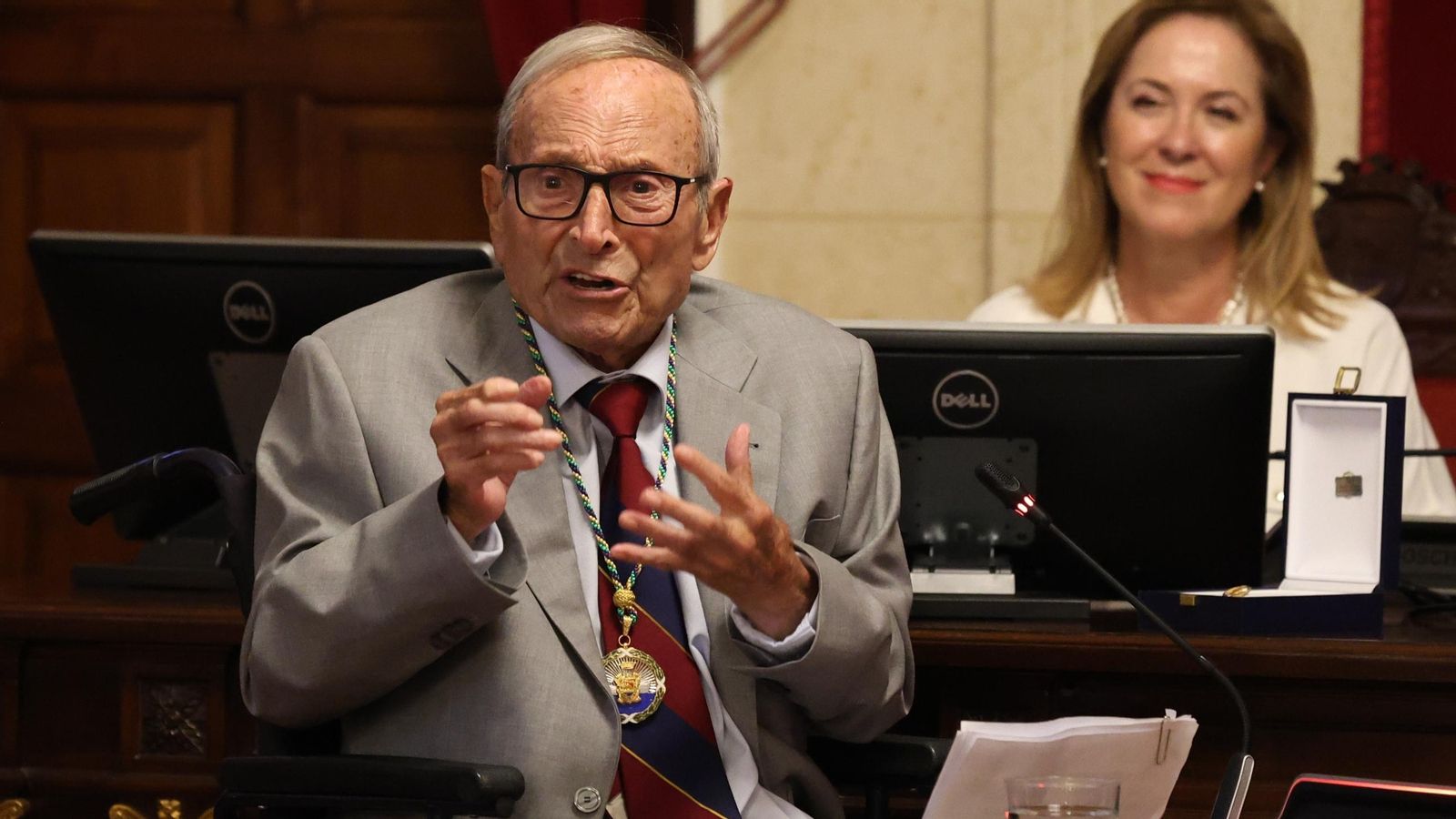 Pimentel durante el acto de reconocimiento a su trayectoria.