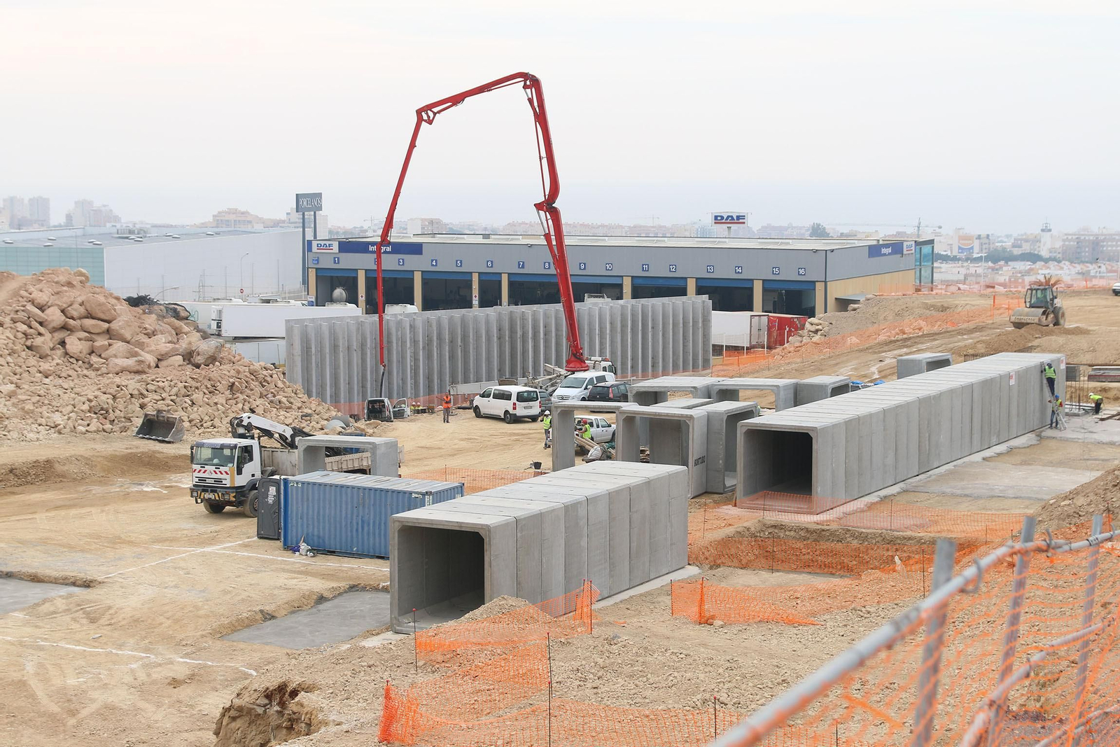 Fotogalería de la visita de Juan Marín a Kimitec, al PITA y a Unica Group