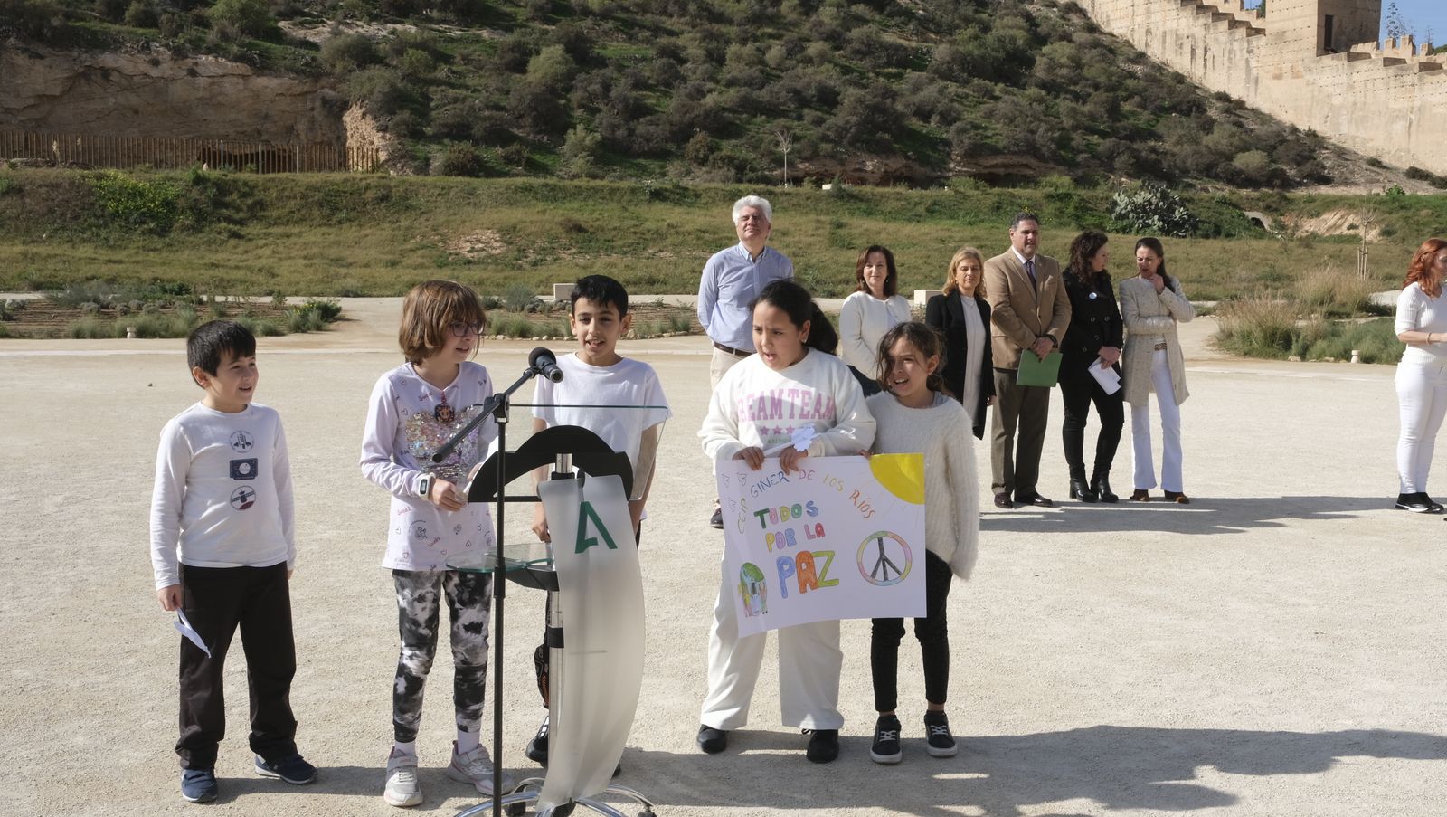 Imágenes de 'Versos por la Paz', en el Parque de La Hoya de Almería