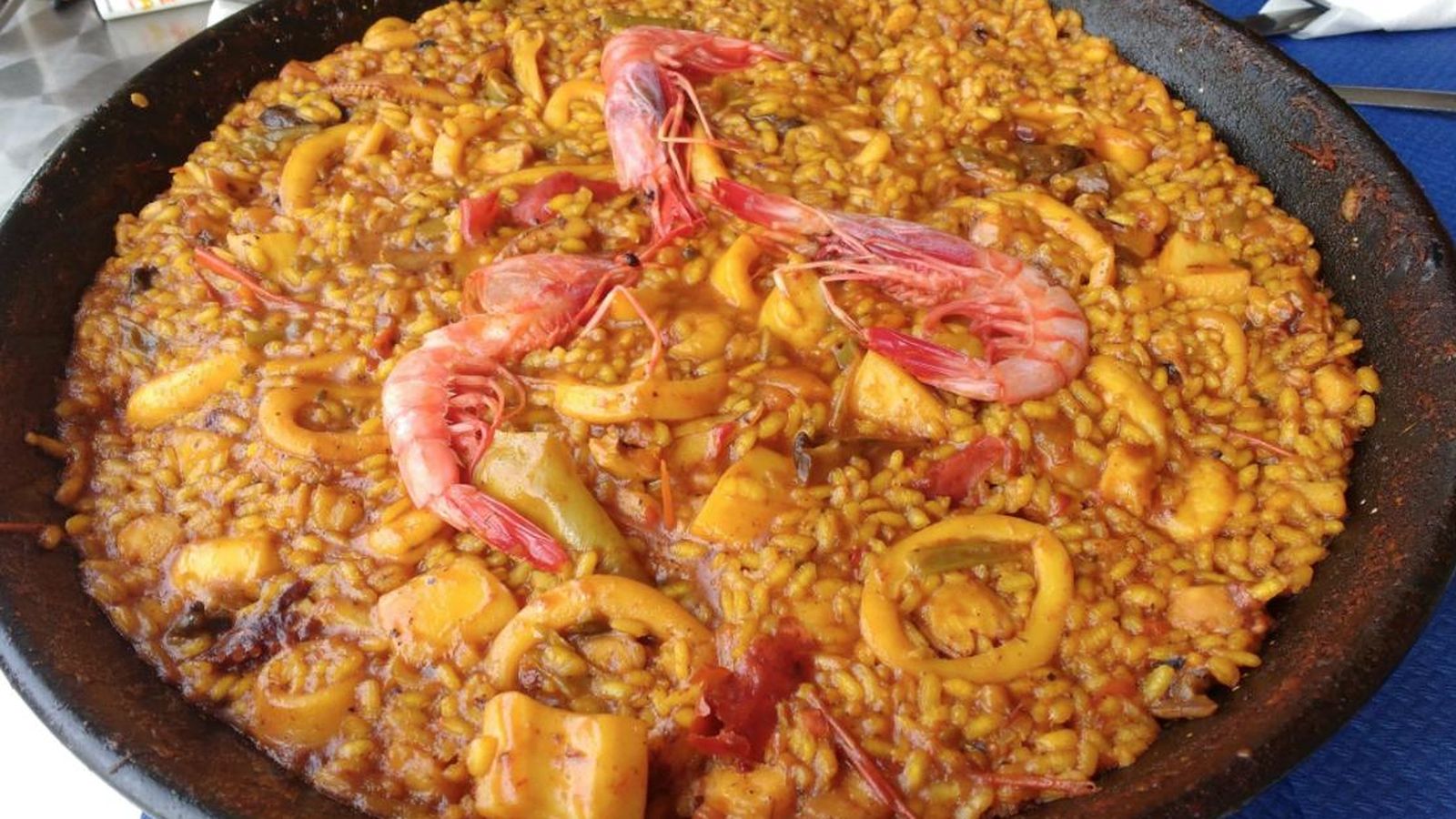 Paella para tres en El Cinto
