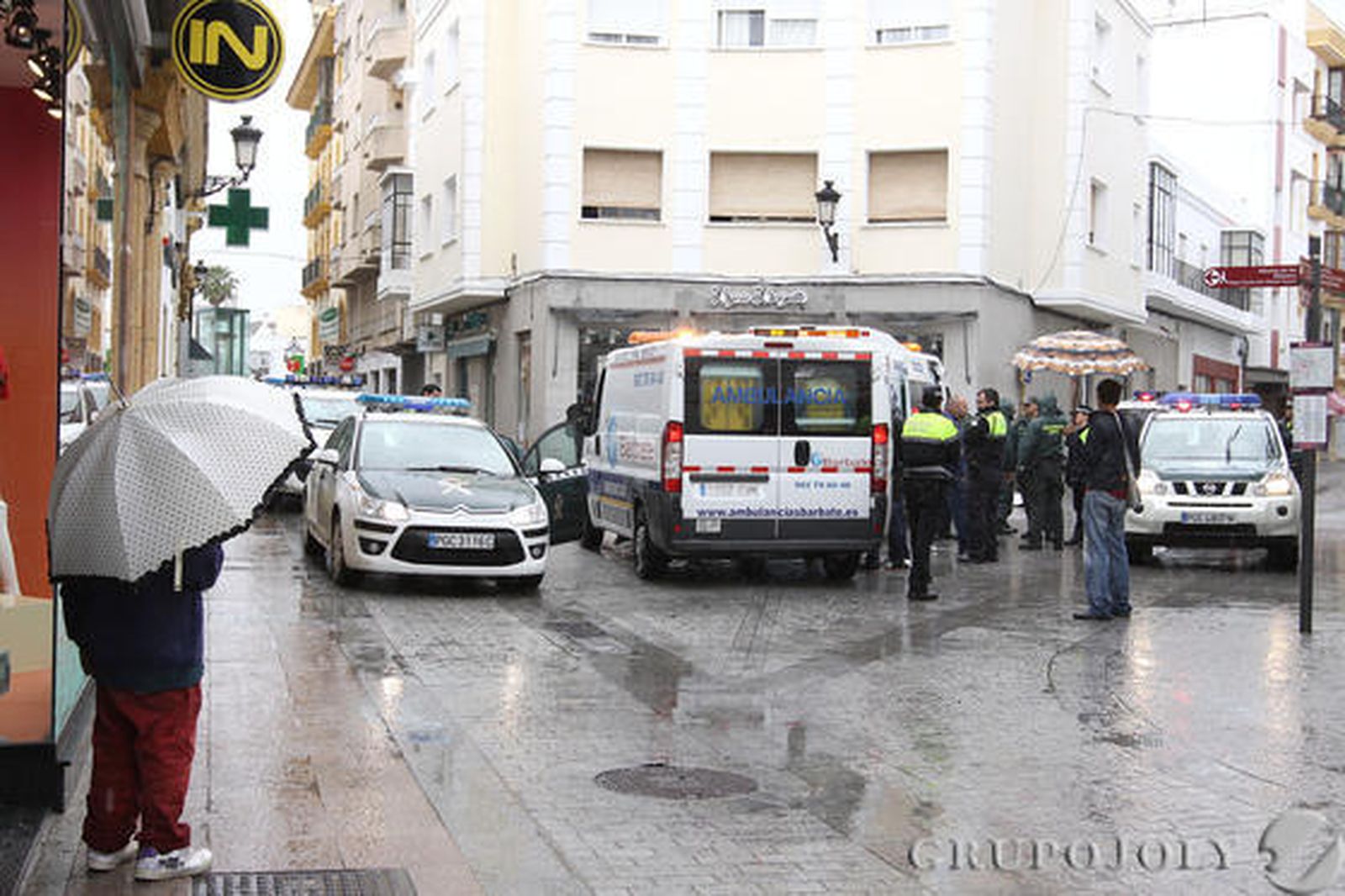 Siete aficionados del XDFC, heridos tras sufrir una encerrona en Chiclana

Foto: Sonia Ramos