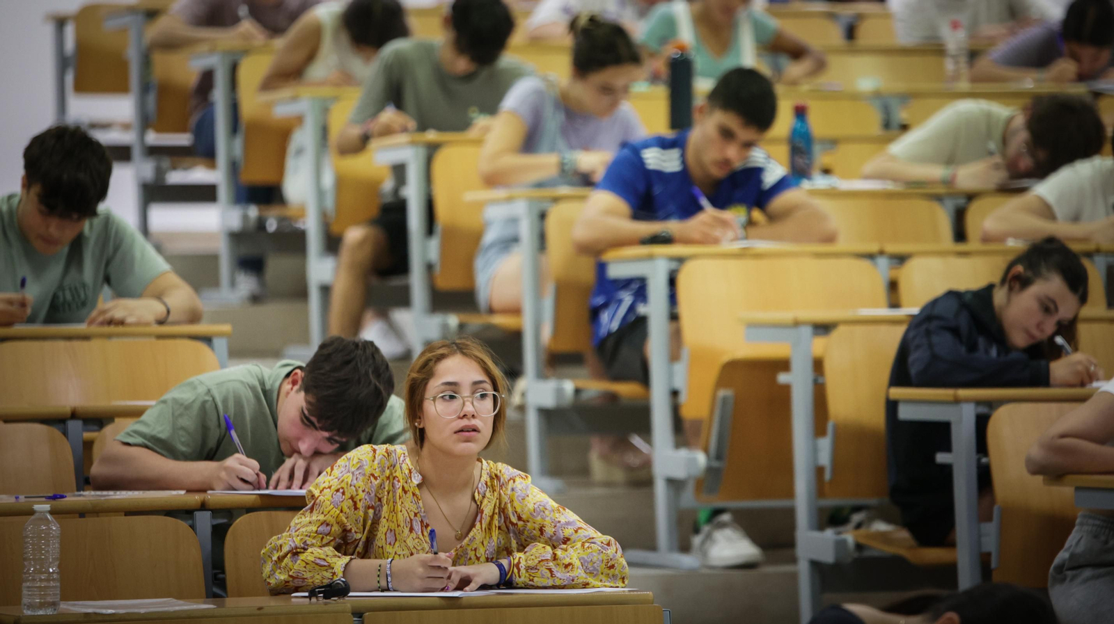 Imágenes de las pruebas de selectividad en el Campus de Jerez