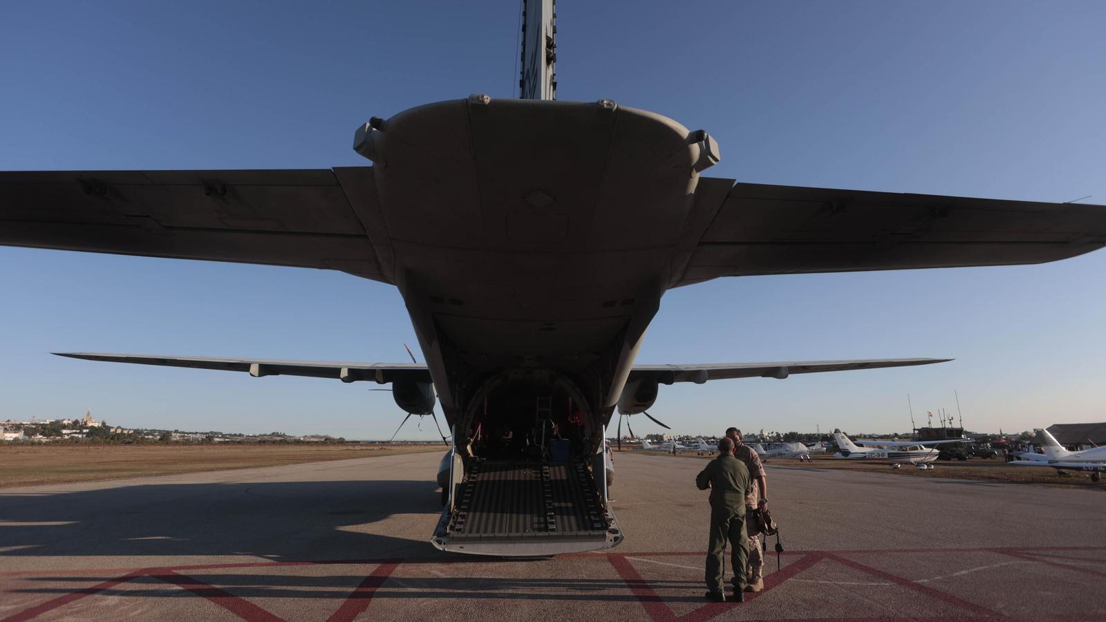 Imágenes de la exhibición aérea en Tablada con motivo de su centenario