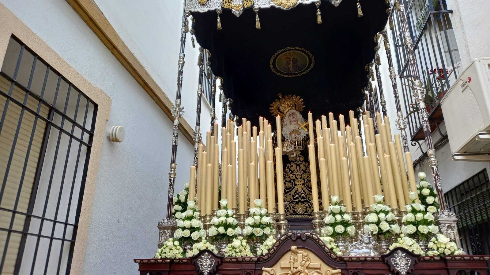 María Santísima Nazarena, a su salida de su templo.