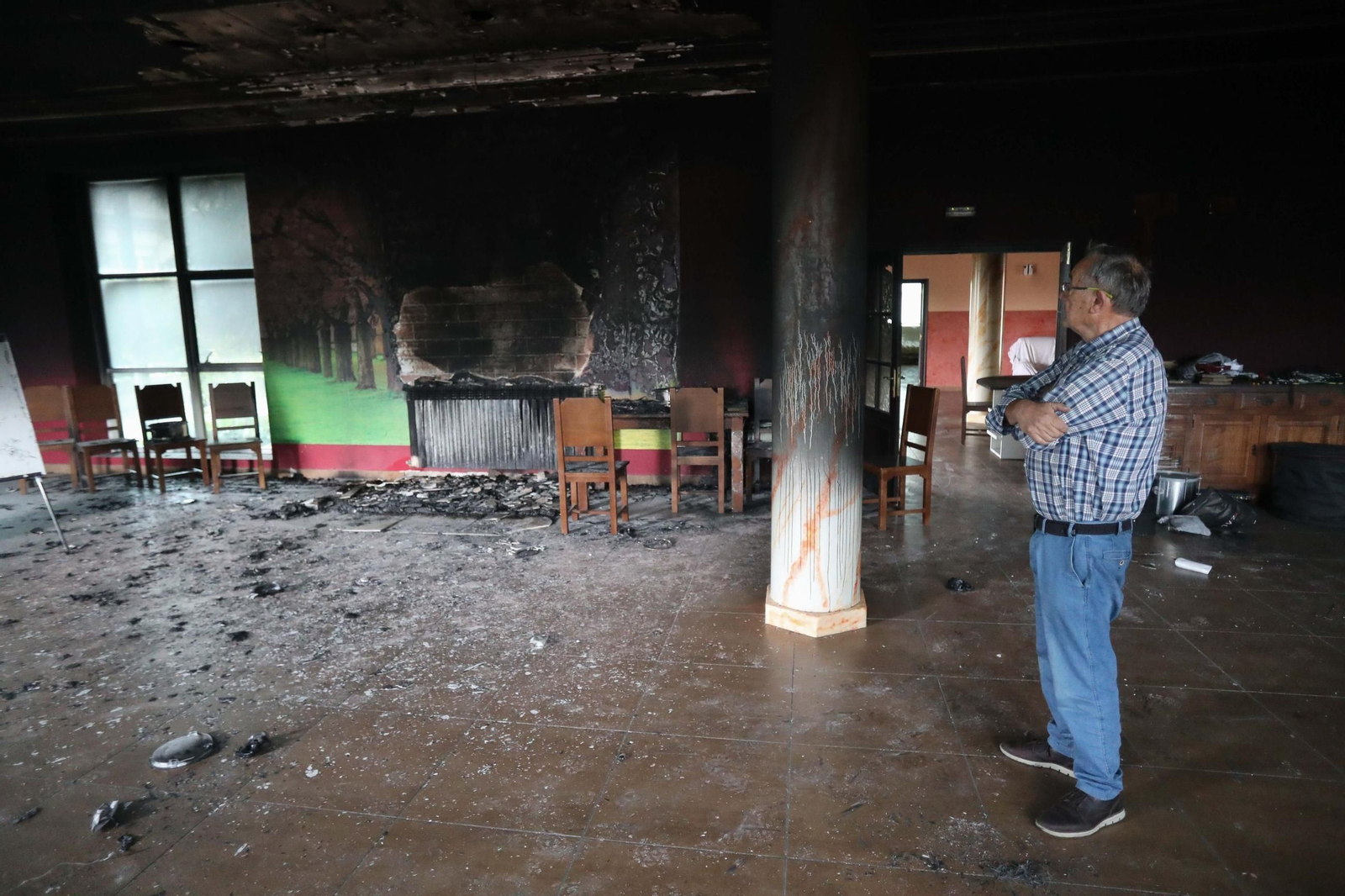 Lanzan artefactos explosivos al edificio que albergará el centro para menores migrantes en Monforte.