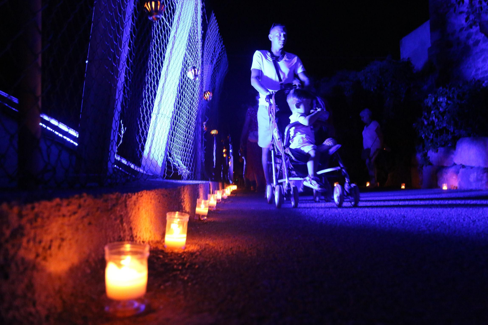 Las imágenes de la Noche de las Velas en Vícar