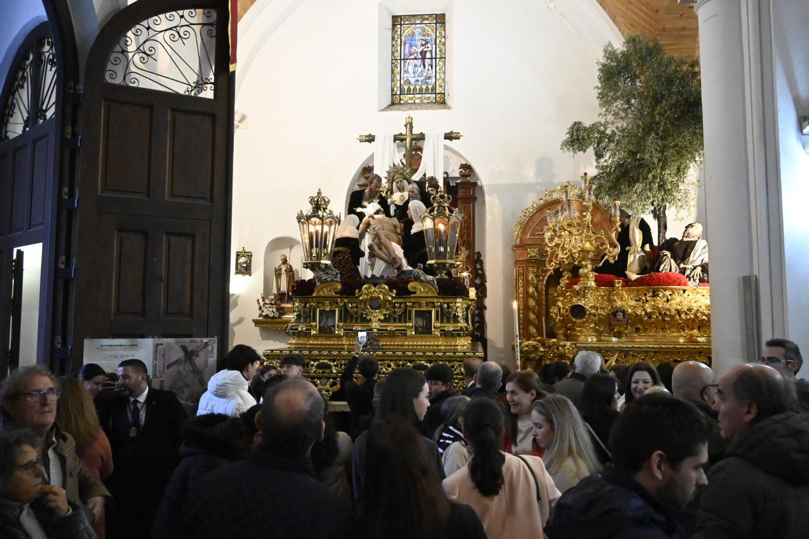Las mejores imágenes del Miércoles Santo: Hermandad de la Santa Cruz