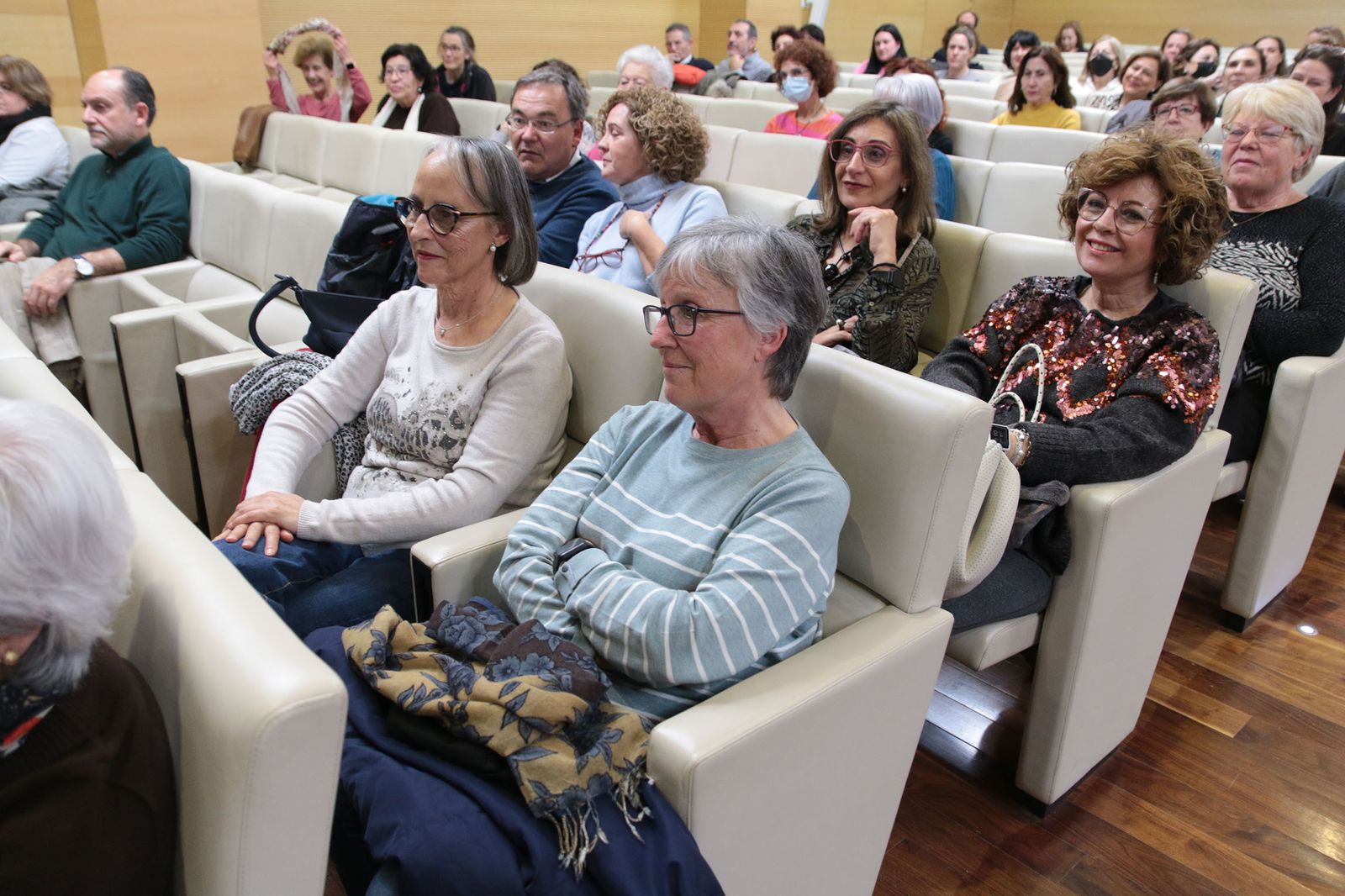 El Diario de los Libros, con Cristina Campos y su novela 'Historias de mujeres casadas'