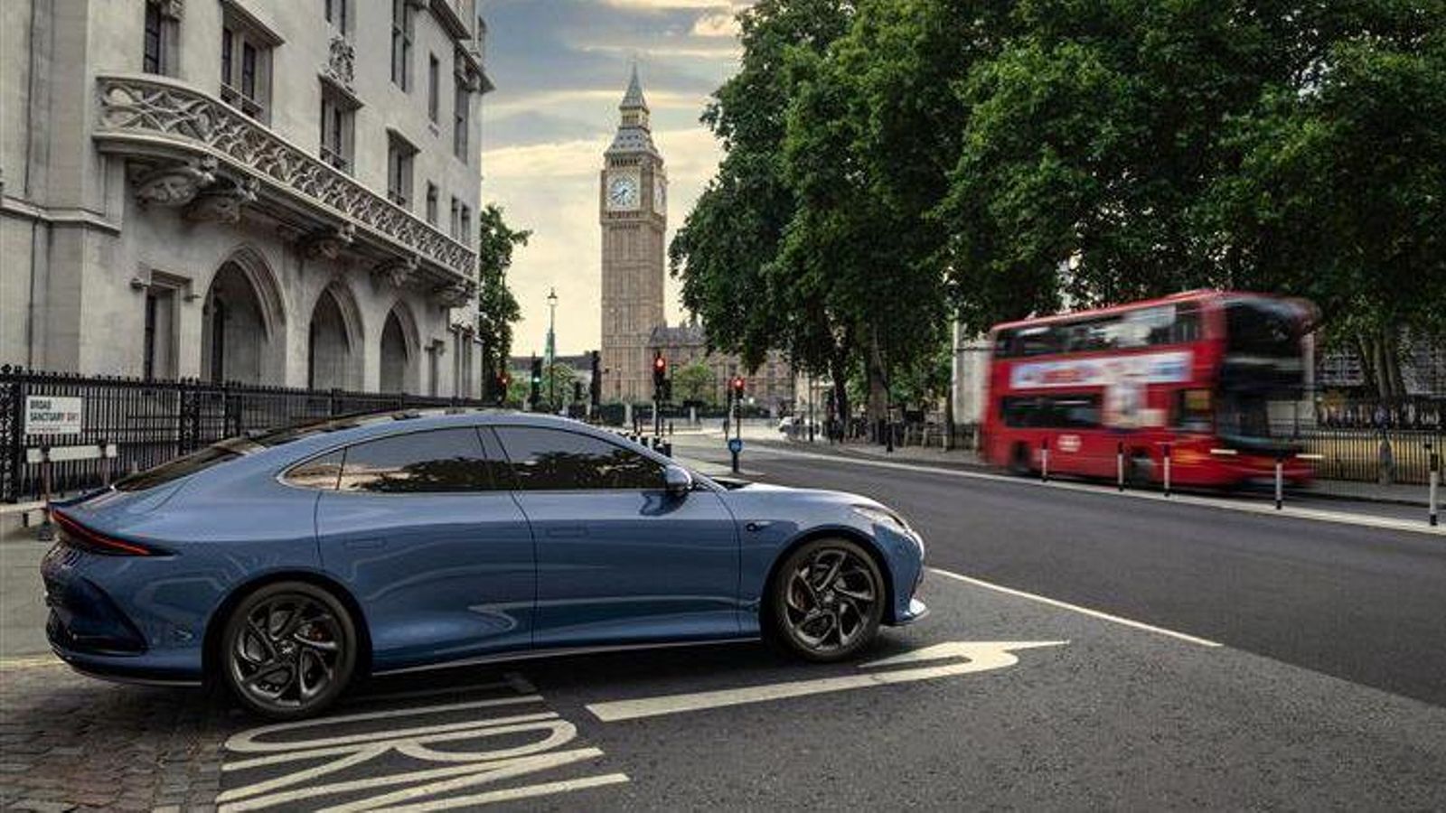 El IM5 pondría a MG a la altura de los coches eléctricos más tecnológicos del mercado con sus recursos. El IM5 pondría a MG a la altura de los coches eléctricos más tecnológicos del mercado con sus recursos.
