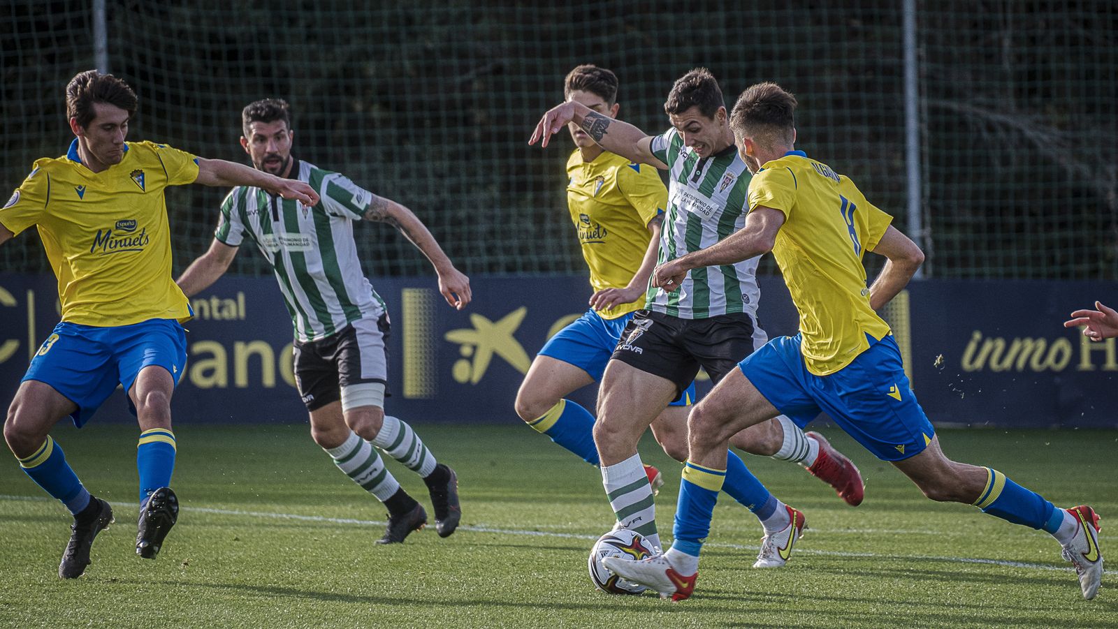 Las imágenes del triunfo del Córdoba CF ante el Cádiz B