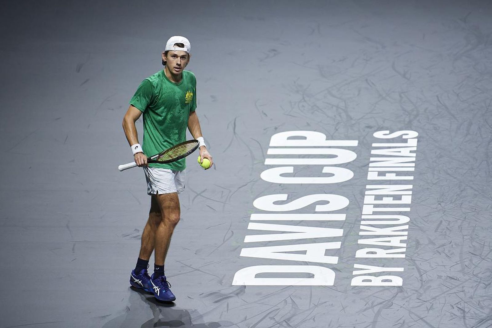 Alex de Miñaur, en la pista central del Carpena.