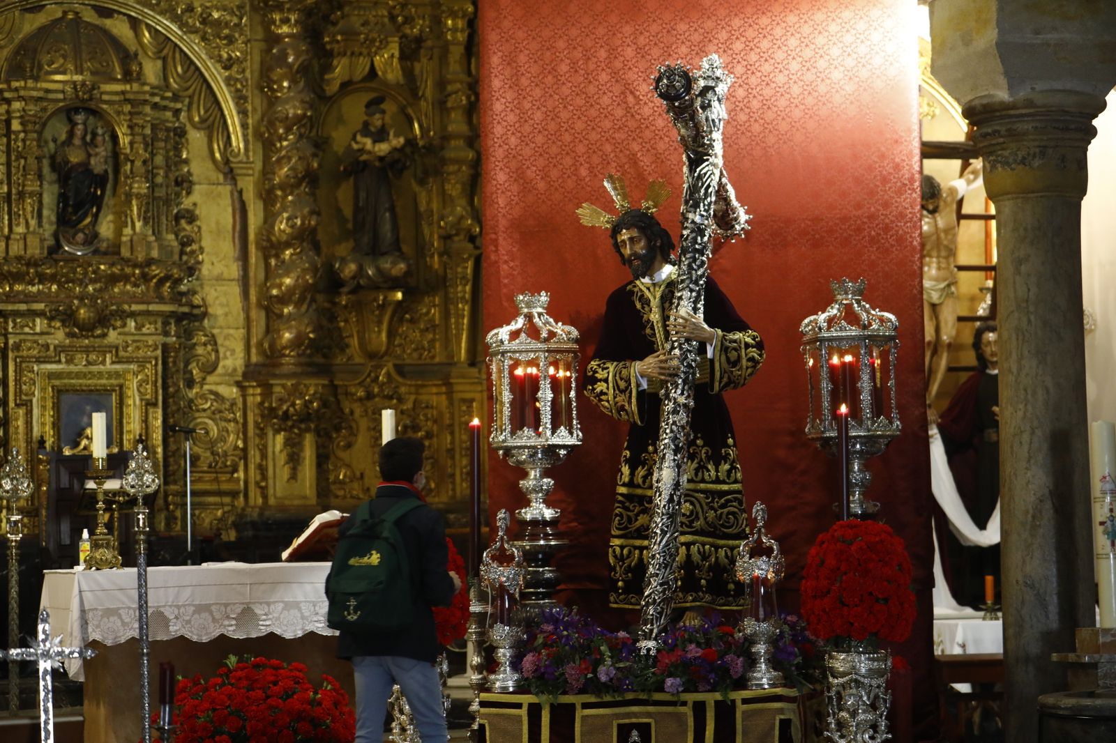 La archicofradía de la Vera-Cruz de Córdoba venera al Señor de los Reyes