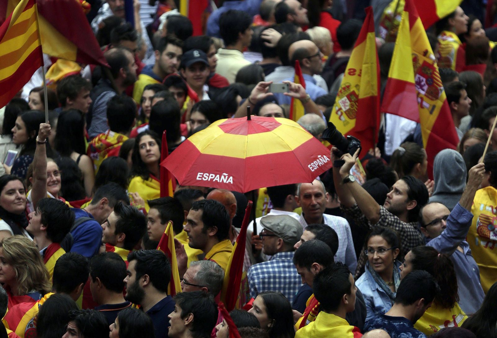La marcha por la "unidad de España" en Barcelona, en imágenes