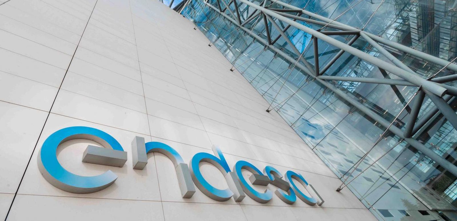 Endesa corta la luz durante horas en todo un barrio de Huércal de Almería en plena ola de calor