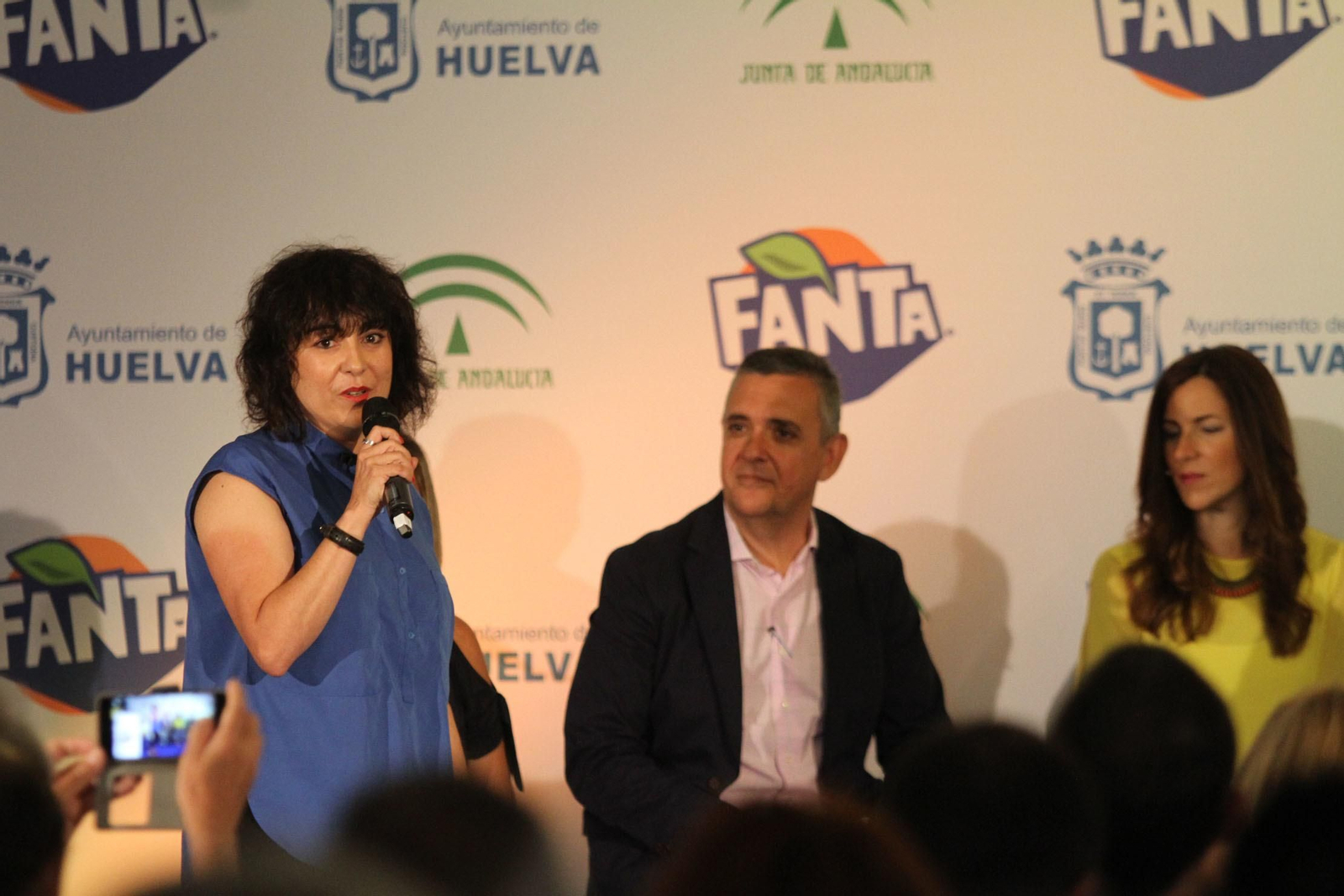 Presentación de la nueva botella de vidrio de Fanta
